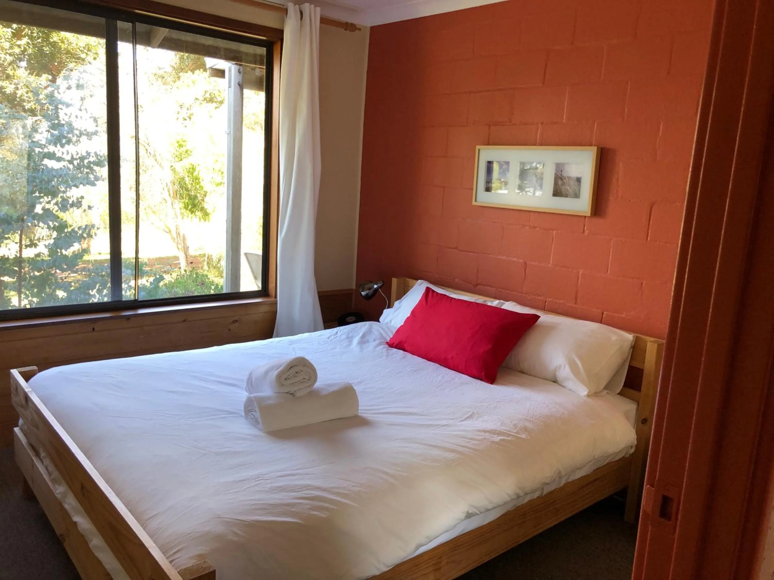 Bed in Turicum AT Monkey Rock Winery & Cider