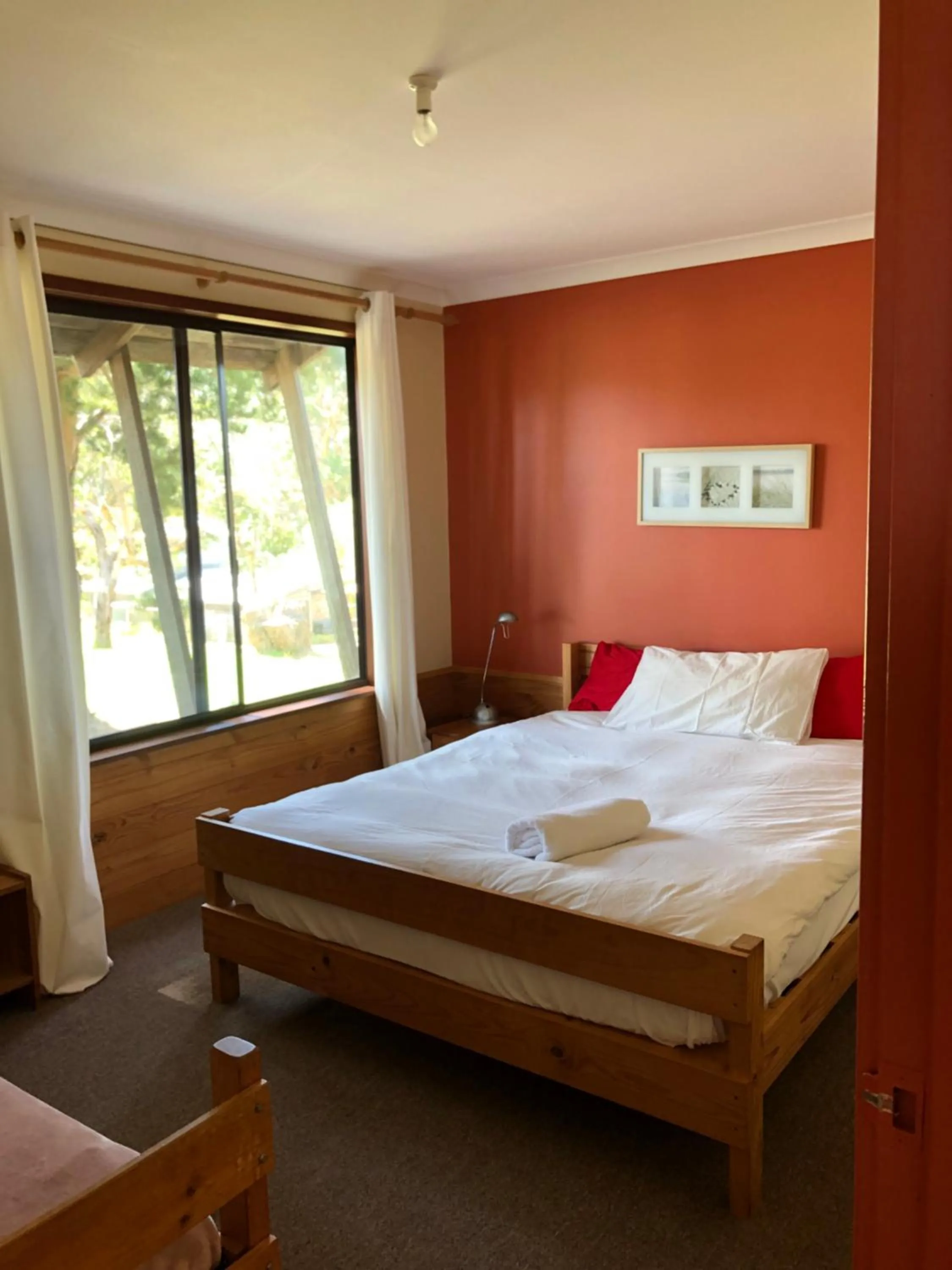 Bed in Turicum AT Monkey Rock Winery & Cider