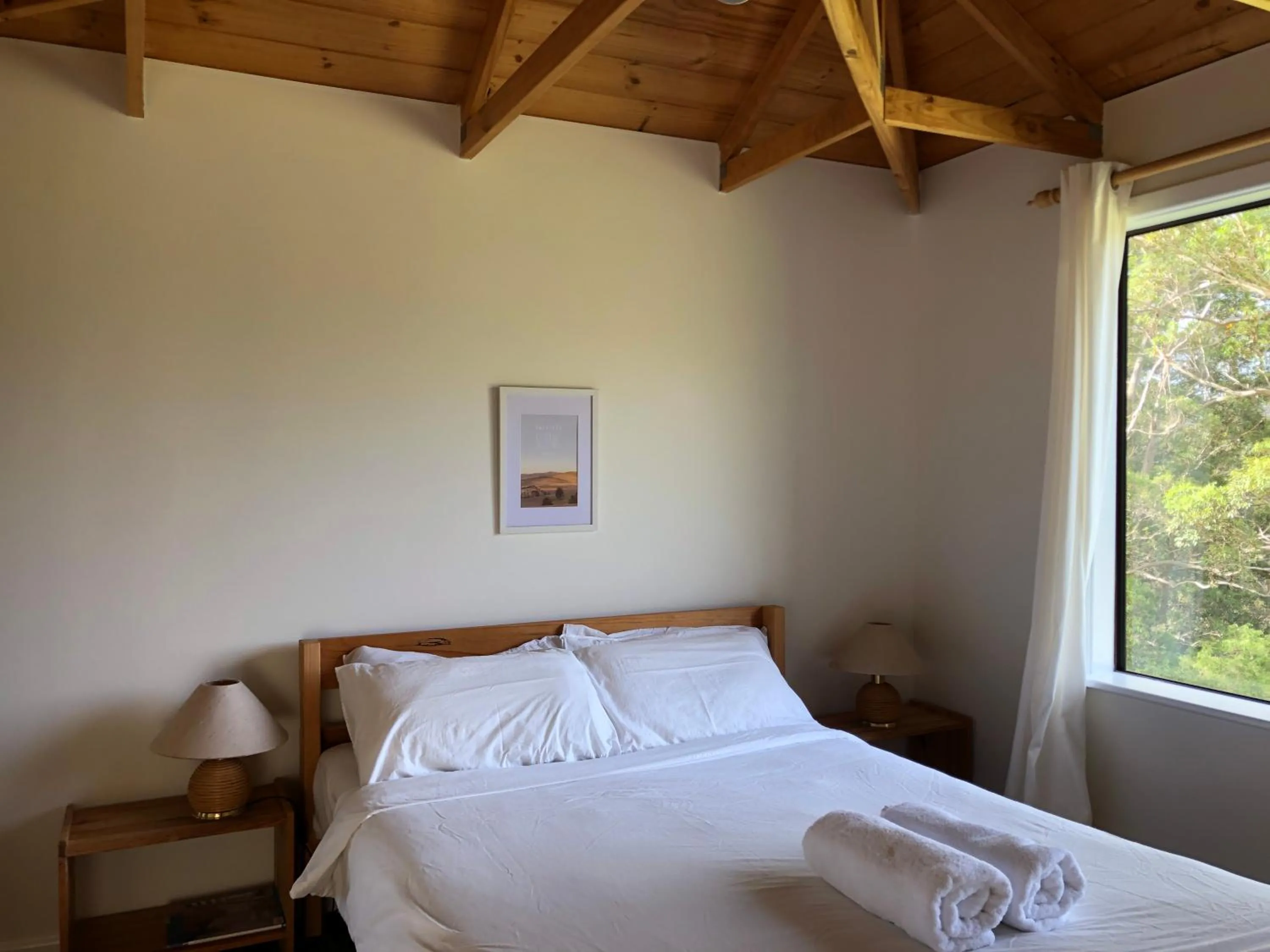 Bed in Turicum AT Monkey Rock Winery & Cider