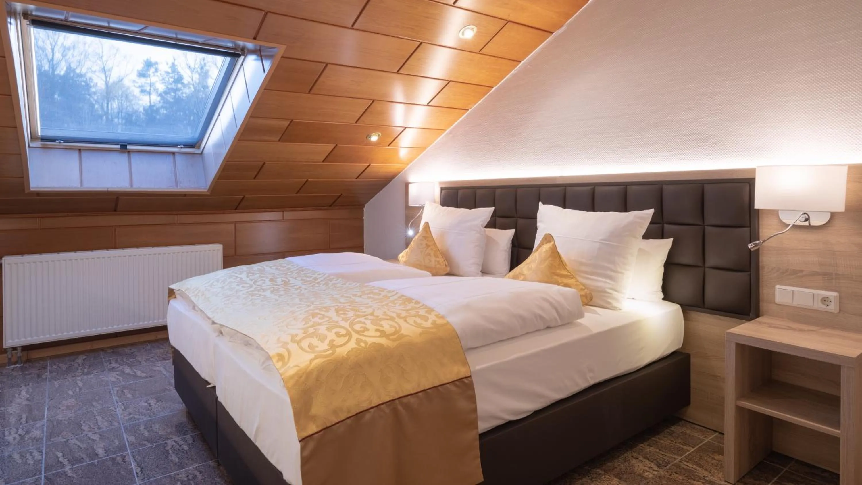 Bed in Hotel-Restaurant Barbarossahof