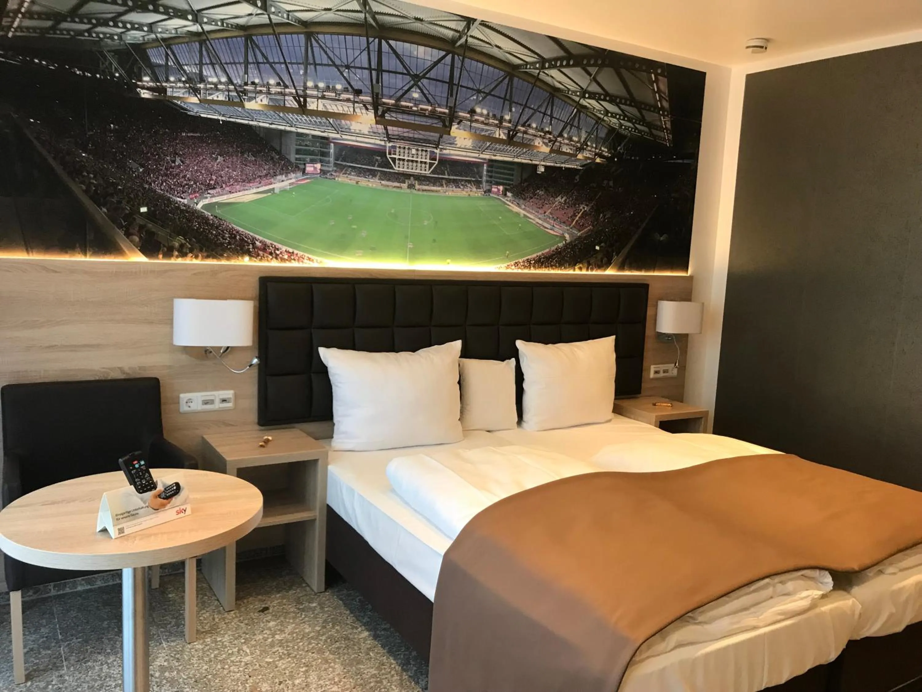 Photo of the whole room, Bed in Hotel-Restaurant Barbarossahof