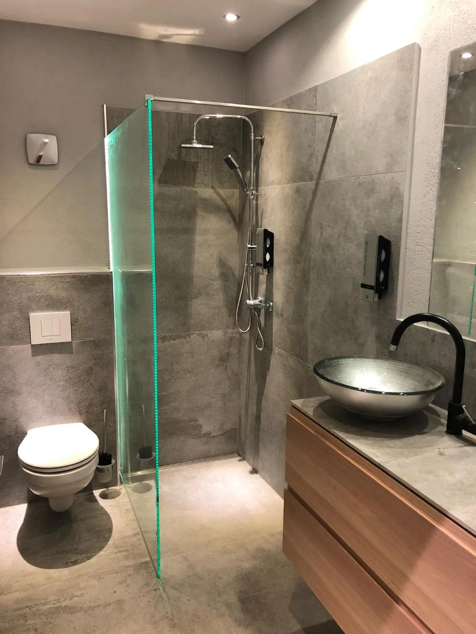 Shower in Hotel-Restaurant Barbarossahof