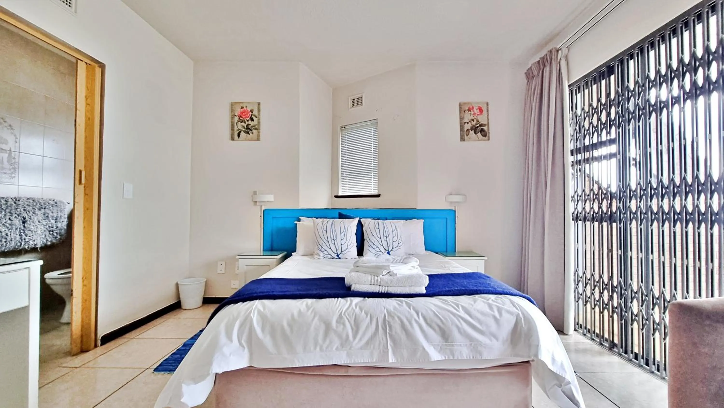 Bedroom, Bed in Hyde Park