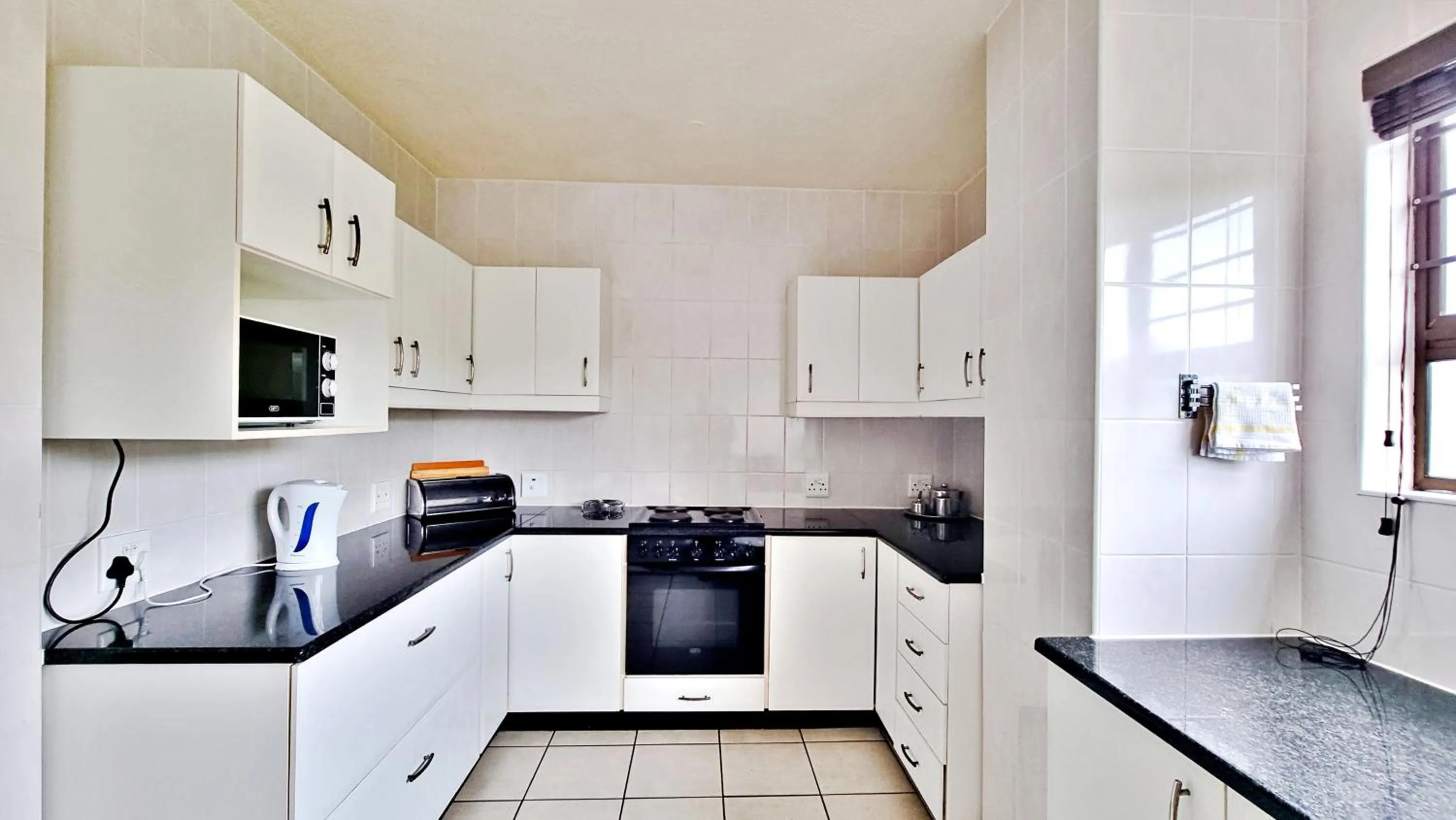 Kitchen or kitchenette in Hyde Park