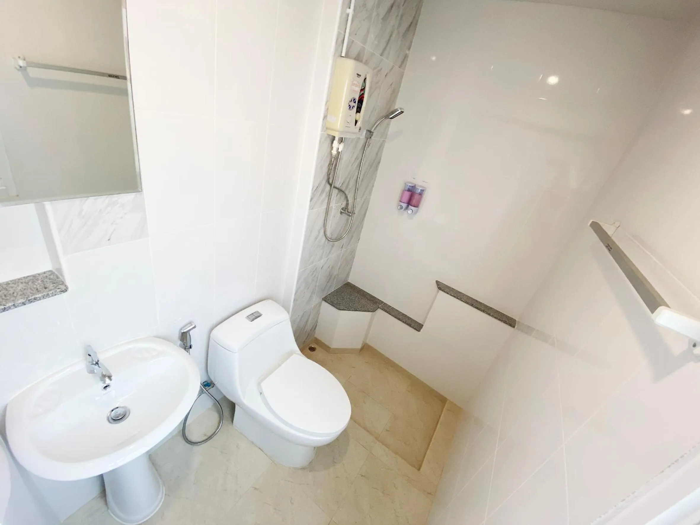 Bathroom in Racha caftel - 7 house - รชาคาฟเทล