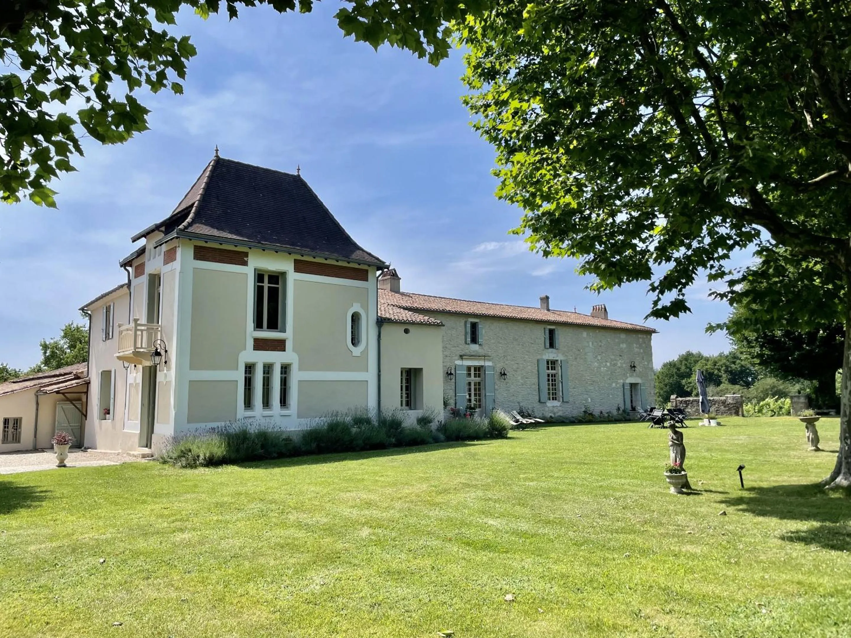 Garden in Chateau Masburel