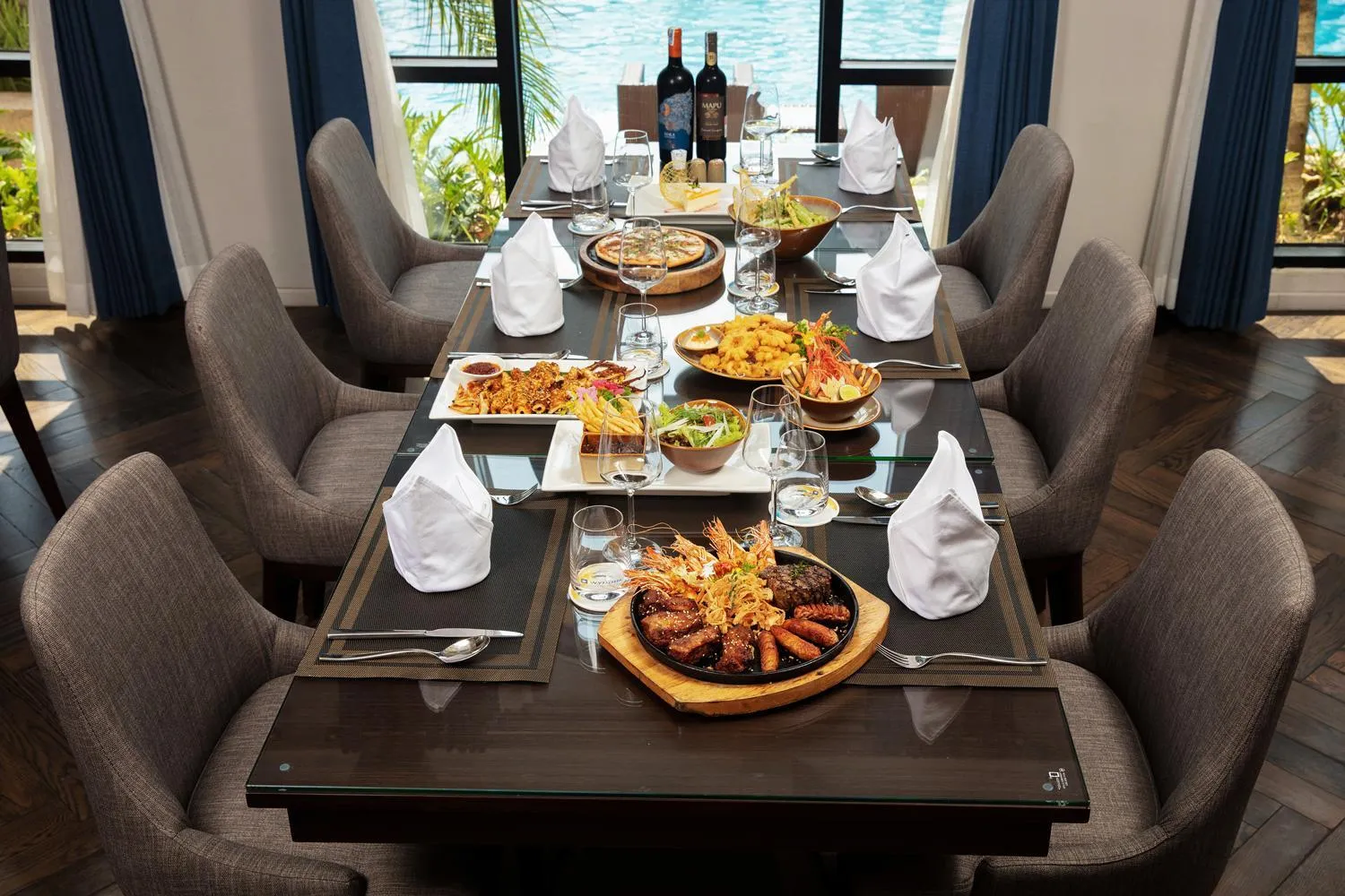 Food and drinks in Wyndham Sky Lake Resort and Villas