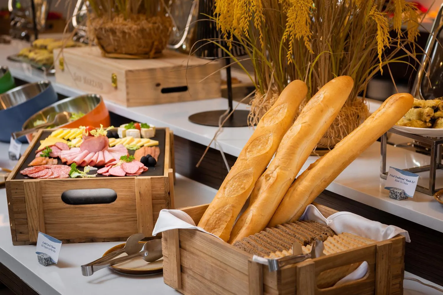 Food and drinks in Wyndham Sky Lake Resort and Villas