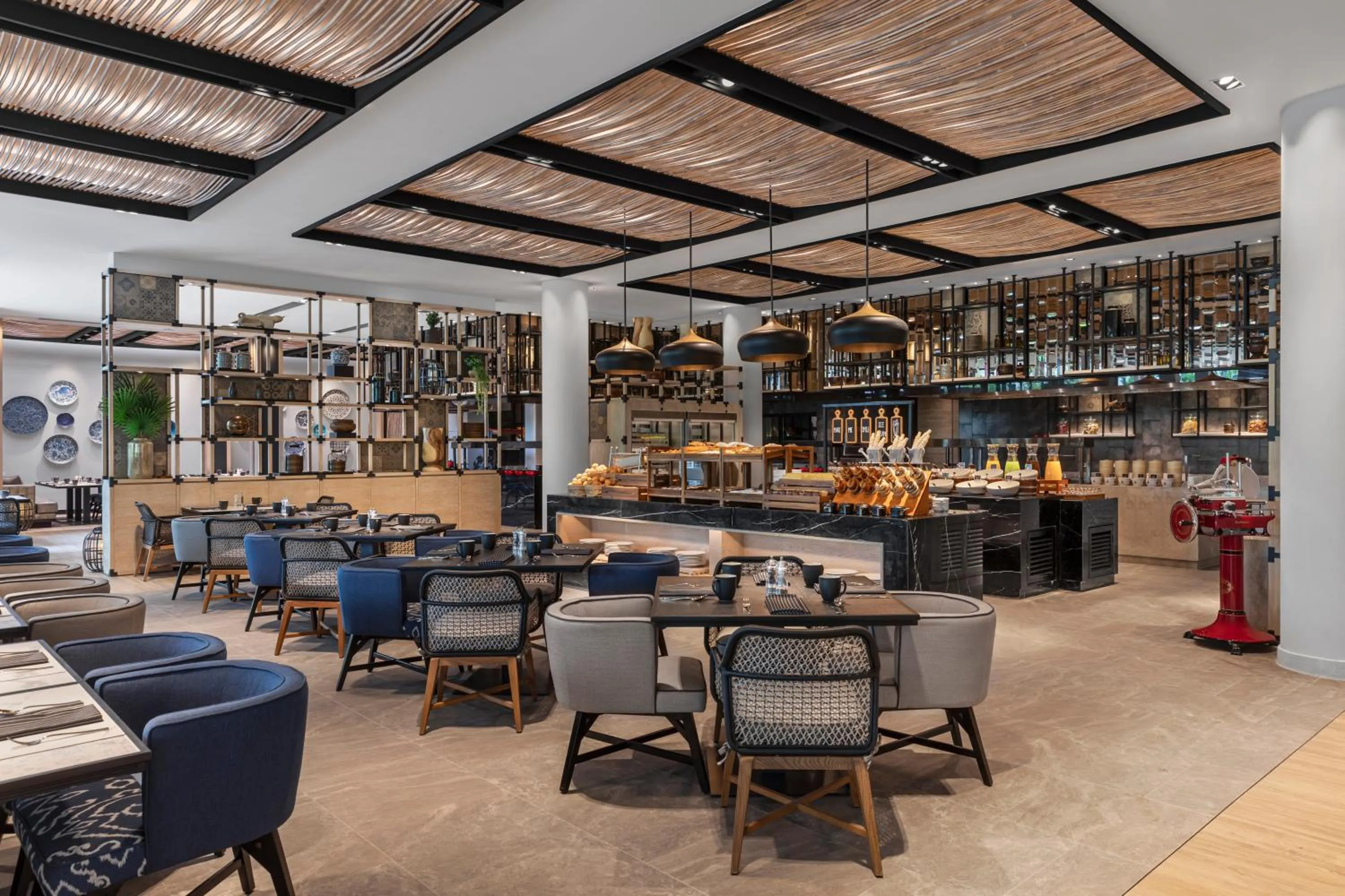 Restaurant/places to eat in Four Points by Sheraton Phuket Patong Beach Resort