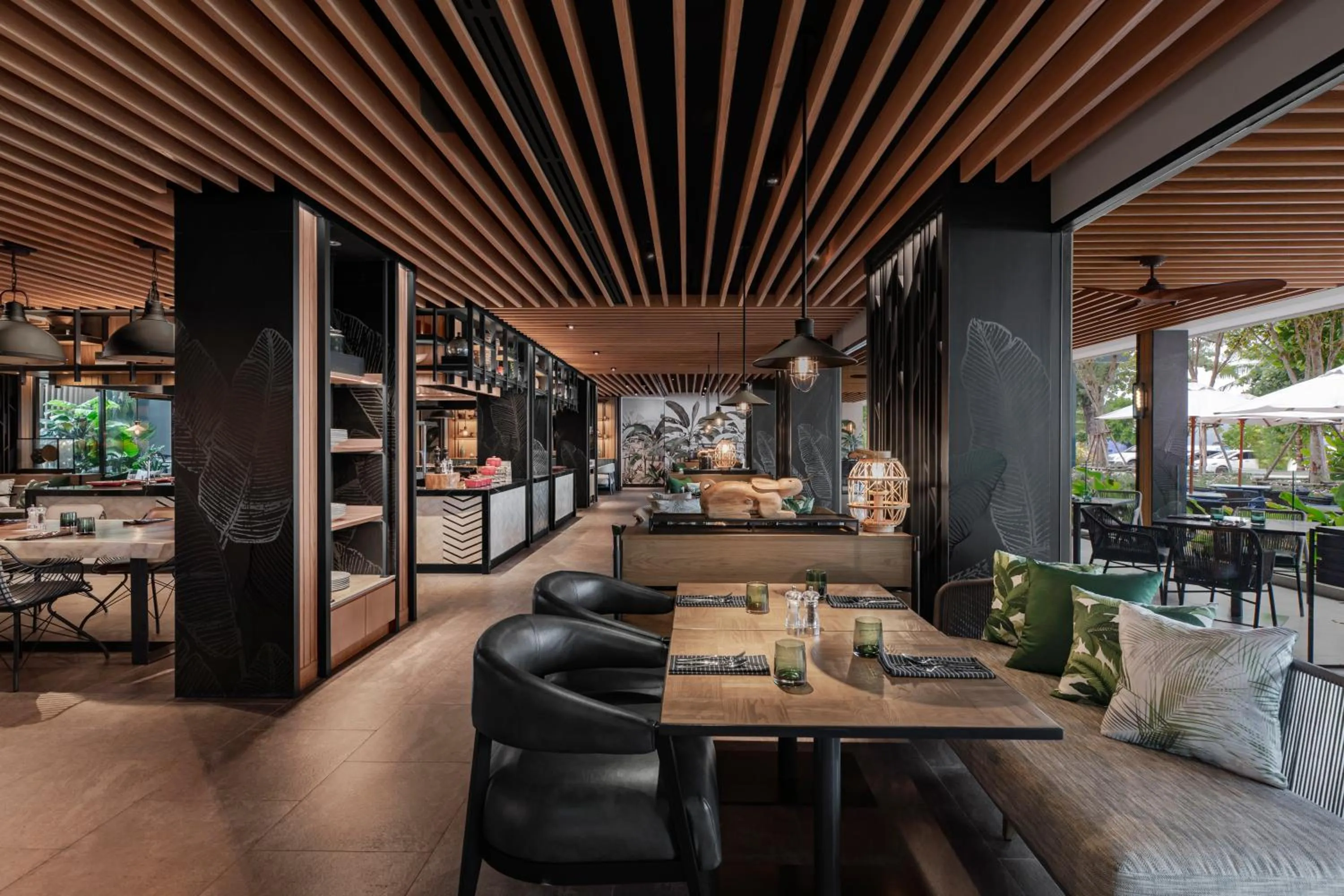 Restaurant/places to eat in Four Points by Sheraton Phuket Patong Beach Resort