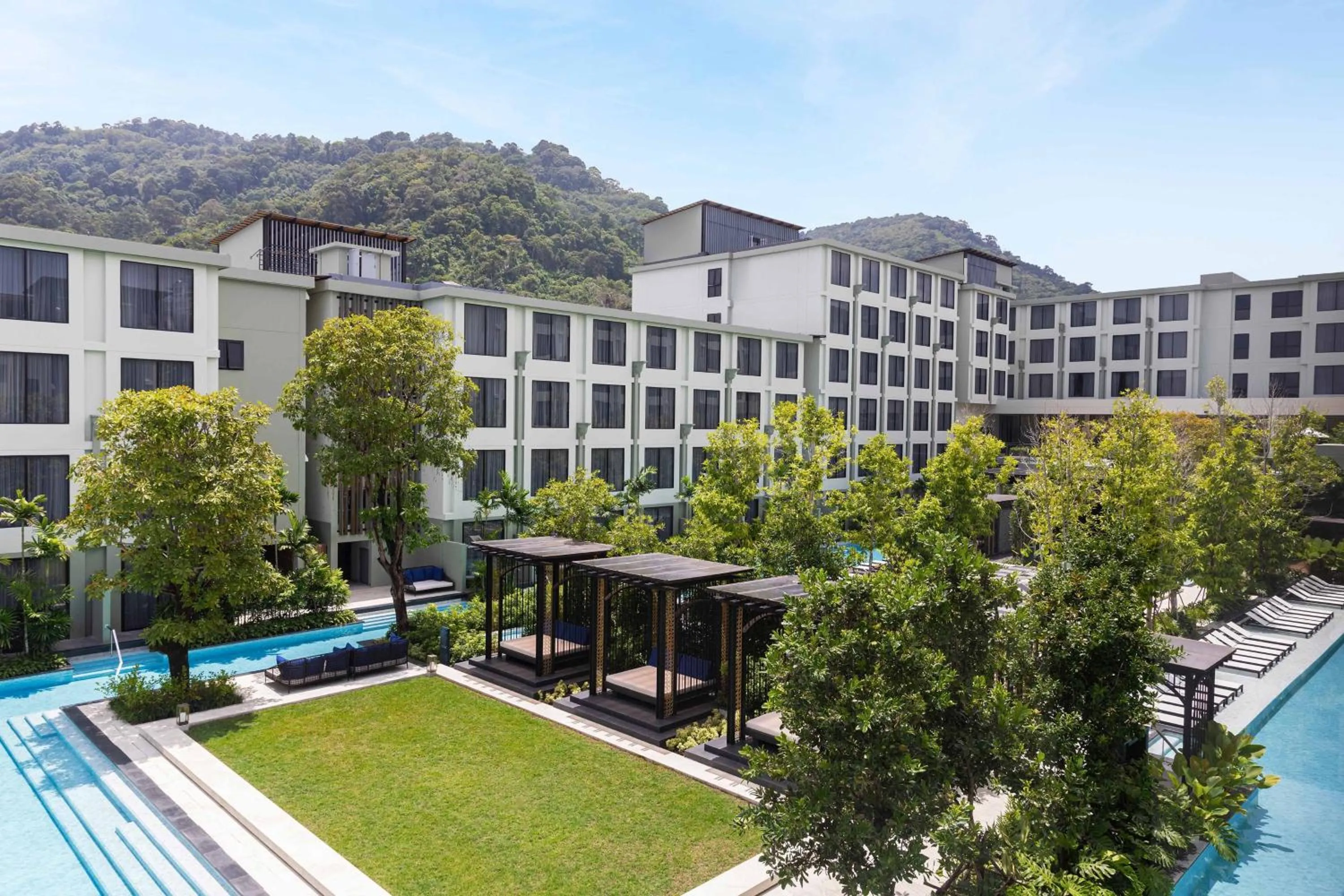 Swimming pool in Four Points by Sheraton Phuket Patong Beach Resort