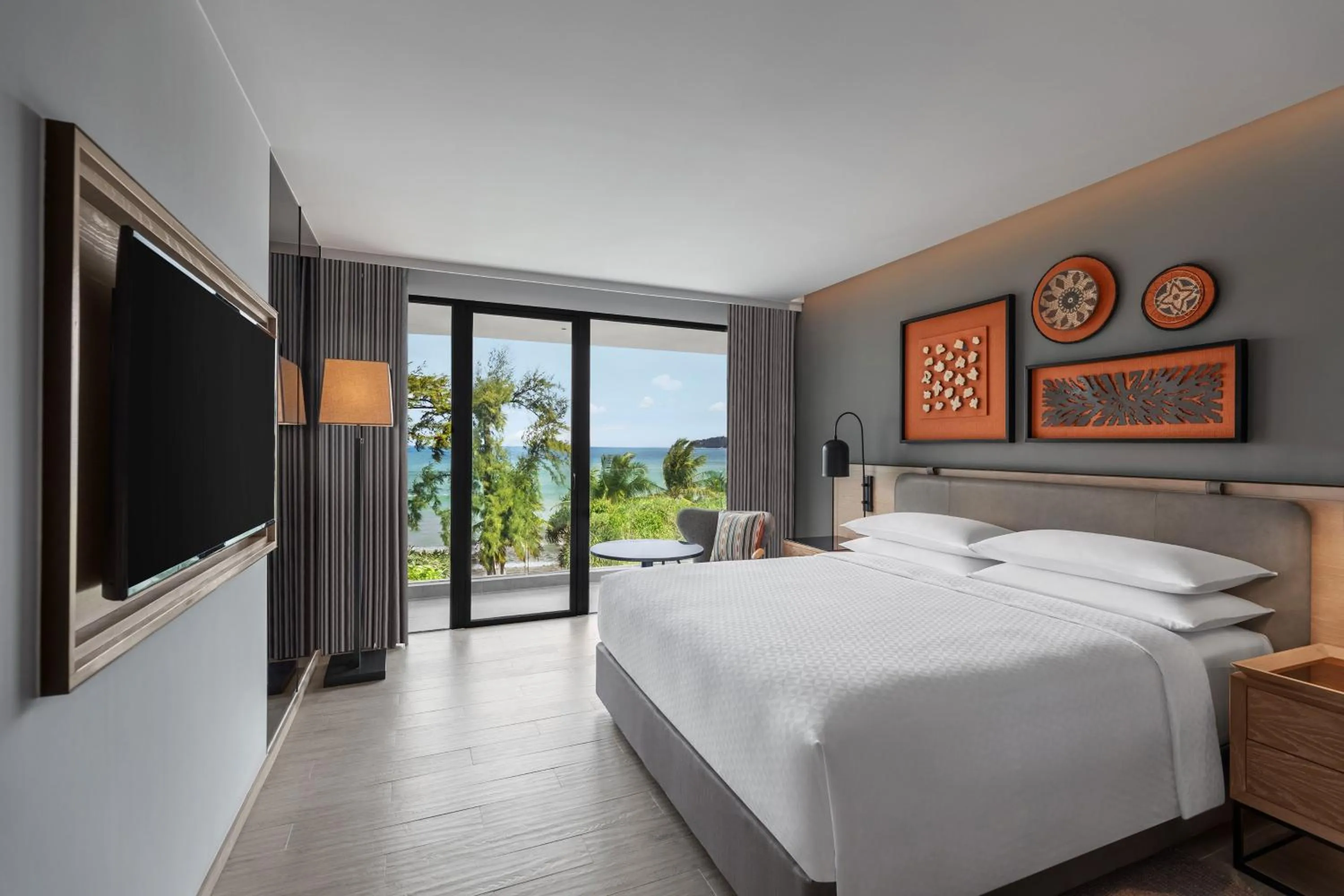 Bedroom, Bed in Four Points by Sheraton Phuket Patong Beach Resort