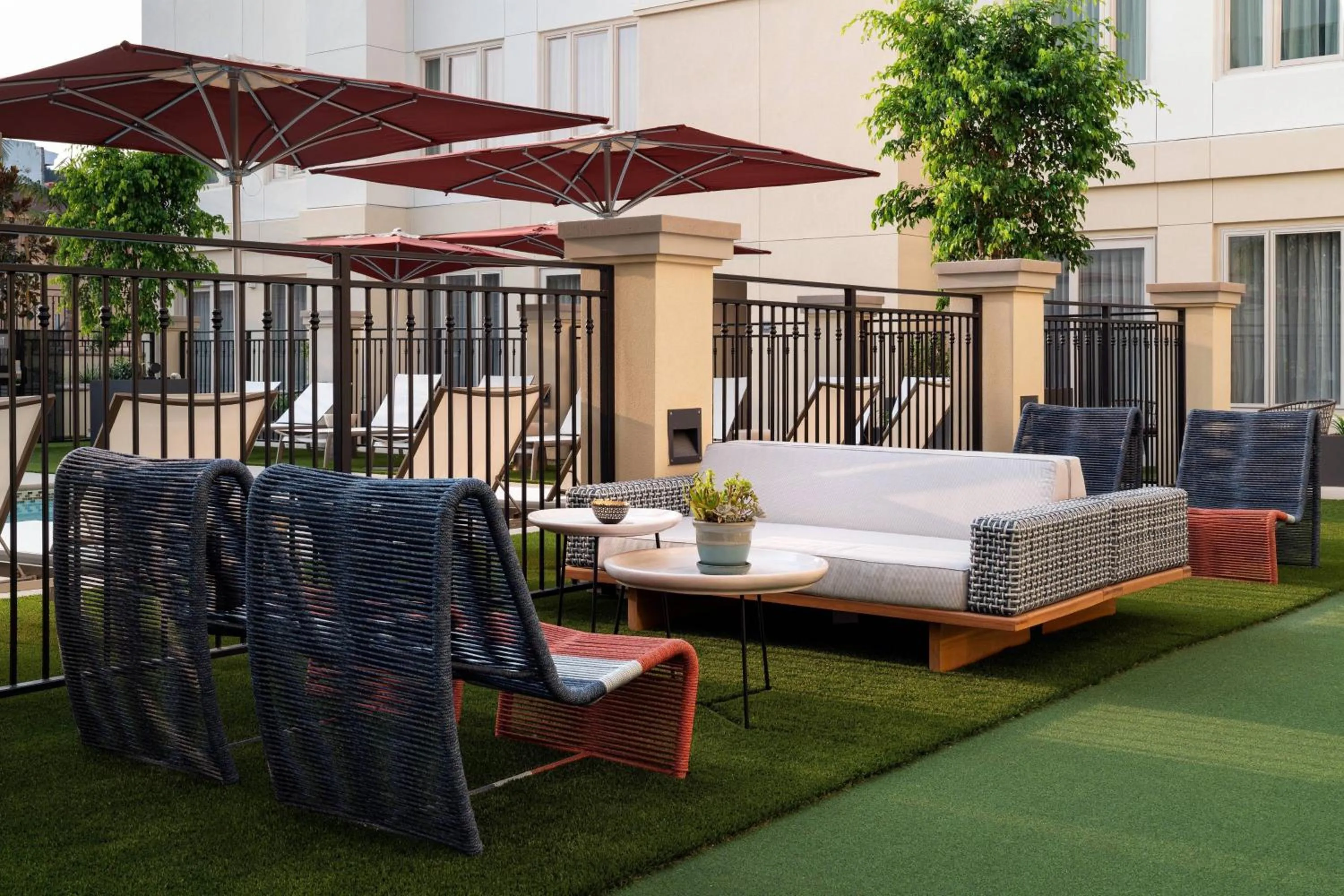 Swimming pool in Residence Inn Los Angeles Glendale