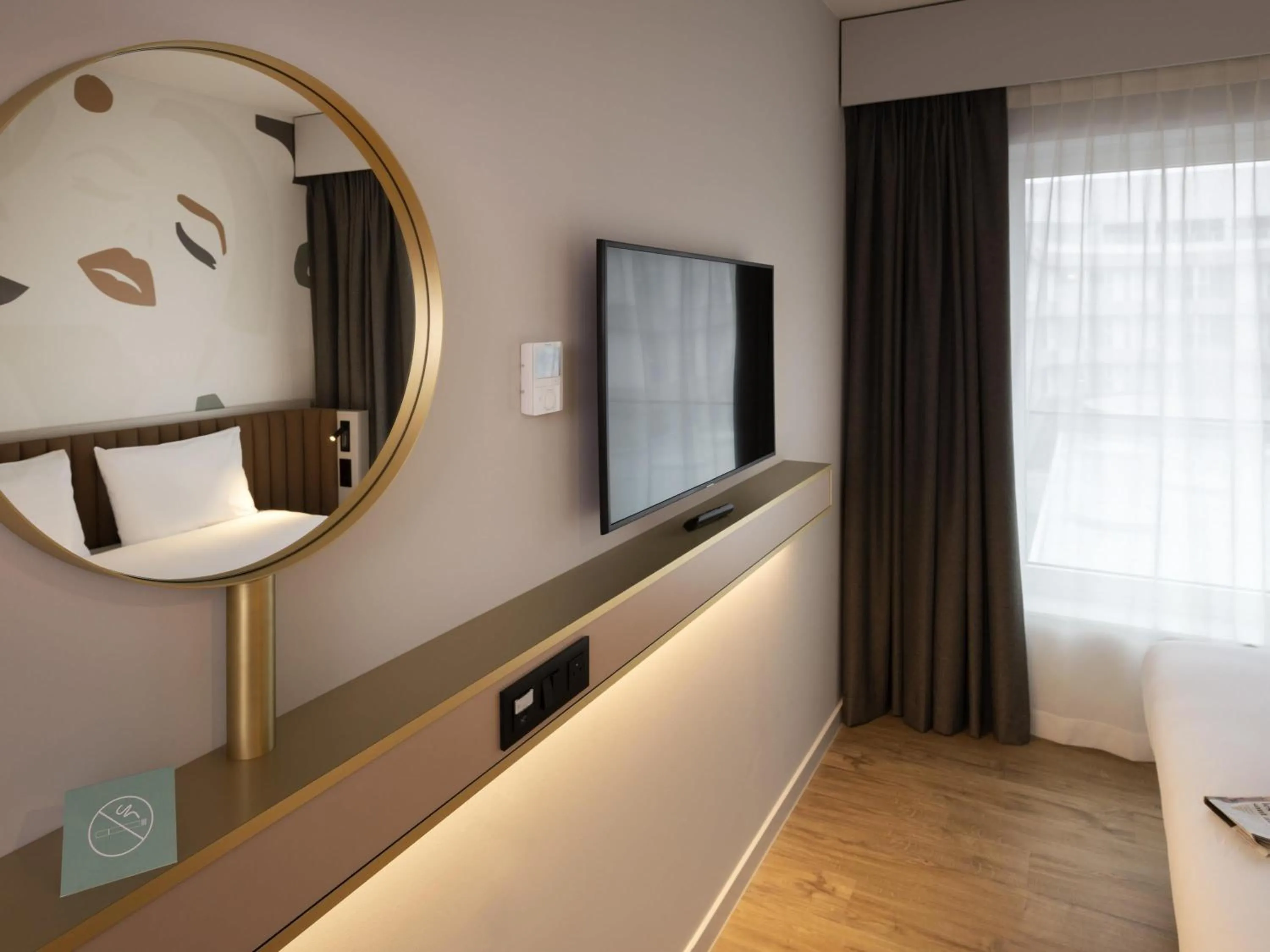 Bedroom in Adagio access Brussels Delta