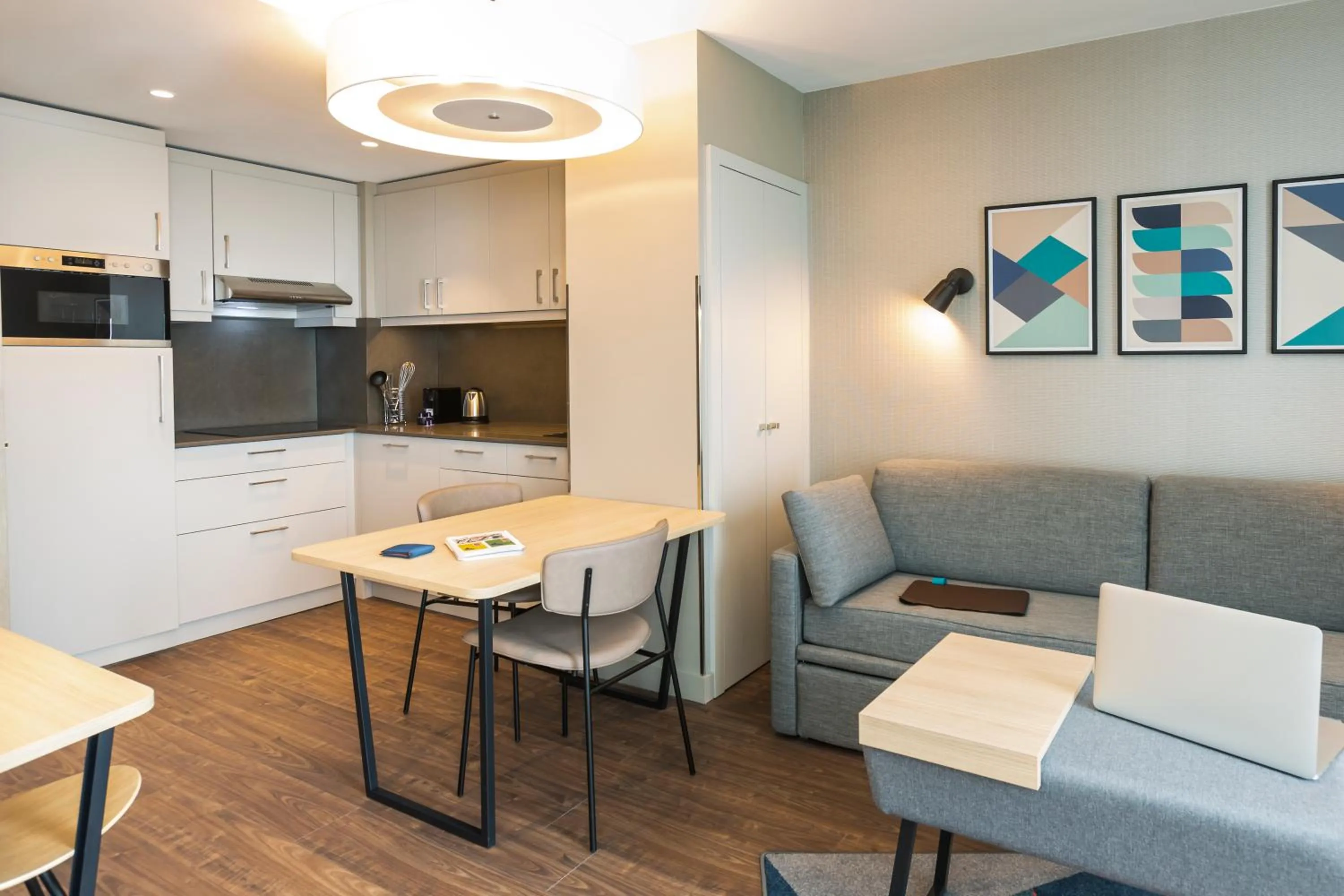 Kitchen or kitchenette in Aparthotel Adagio London Stratford