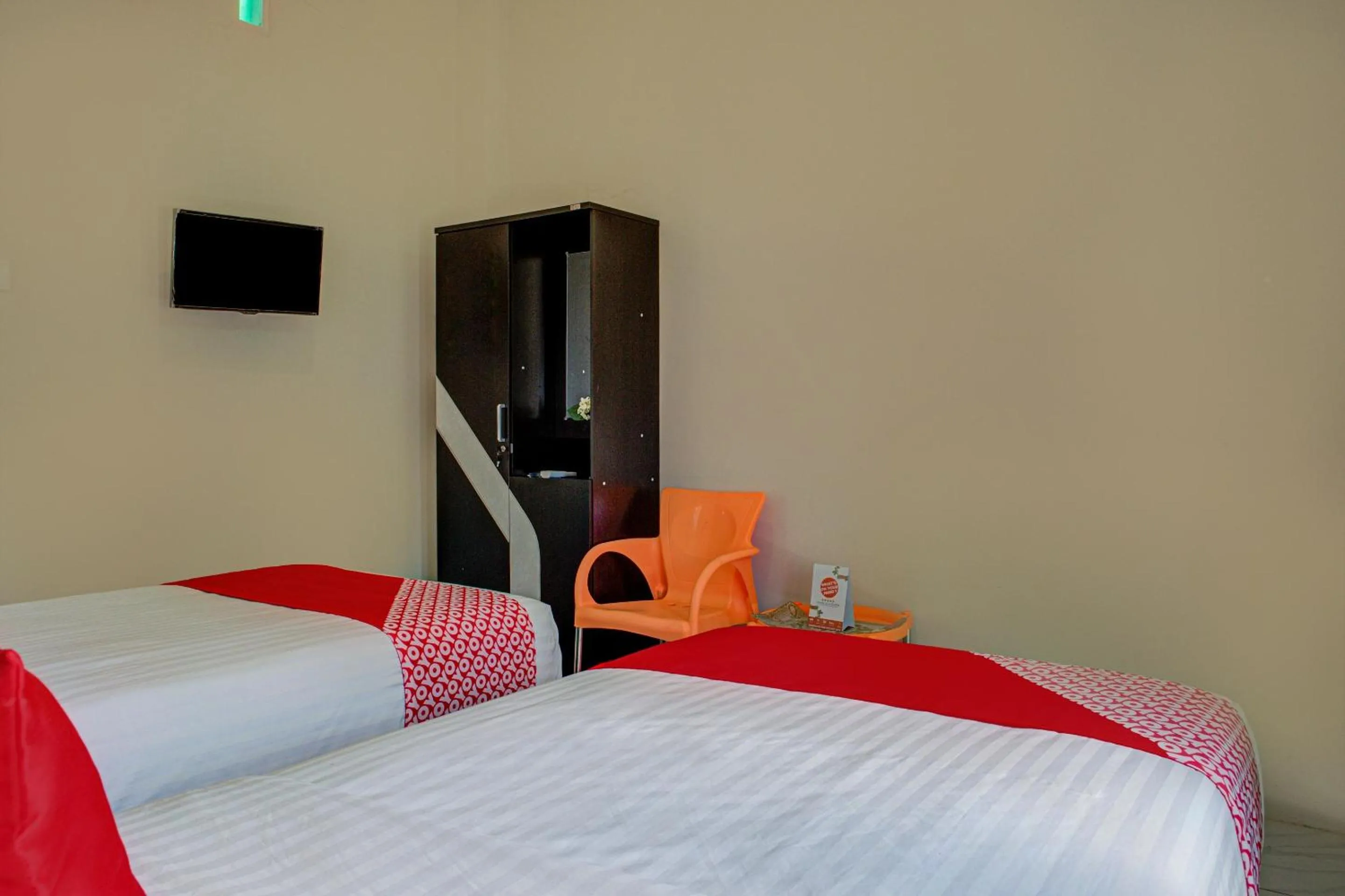 Bedroom in OYO 3266 Alifah Residence Syariah