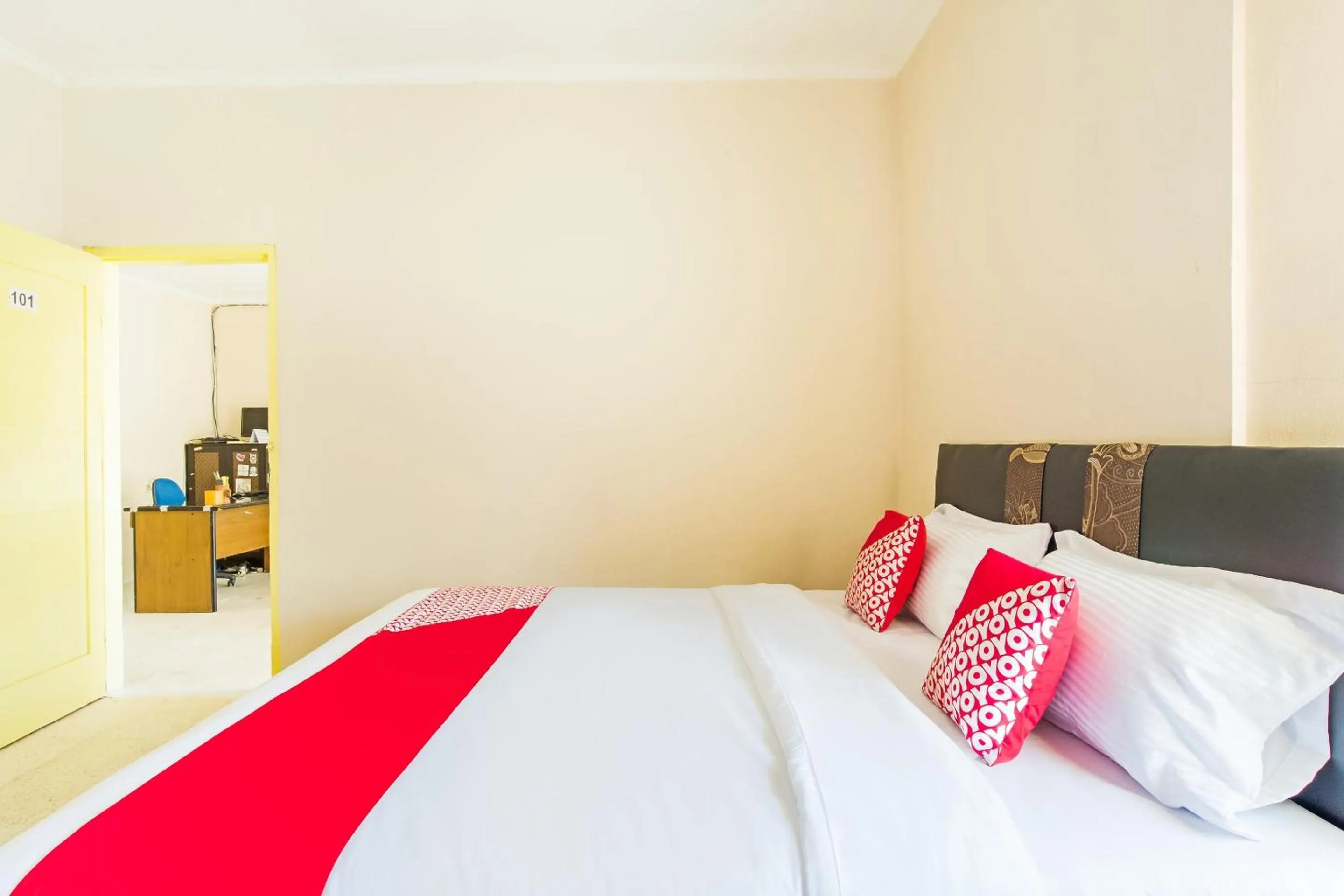 Bedroom in Hotel O Lansano Residence Syariah