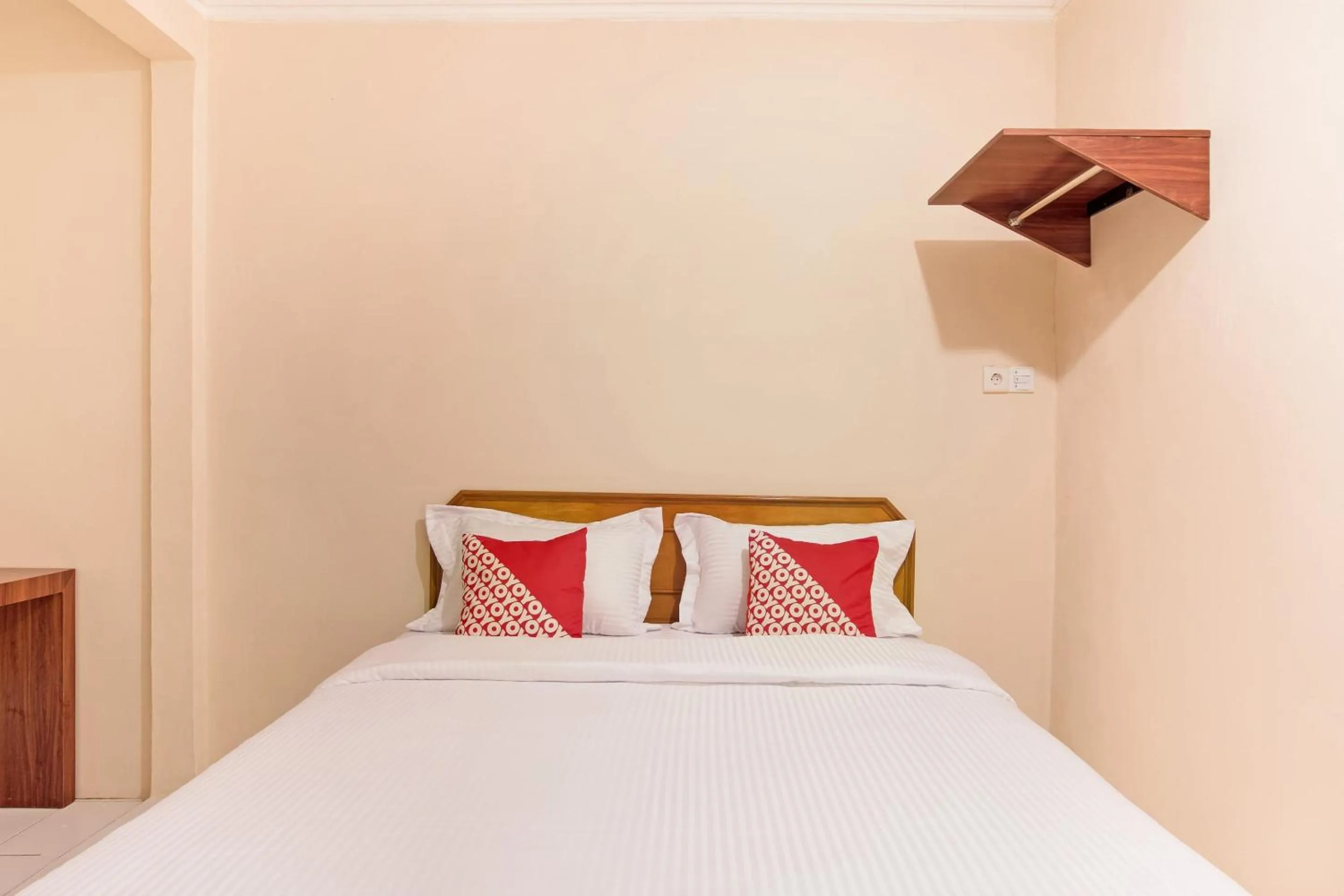 Bedroom in Hotel O Lansano Residence Syariah