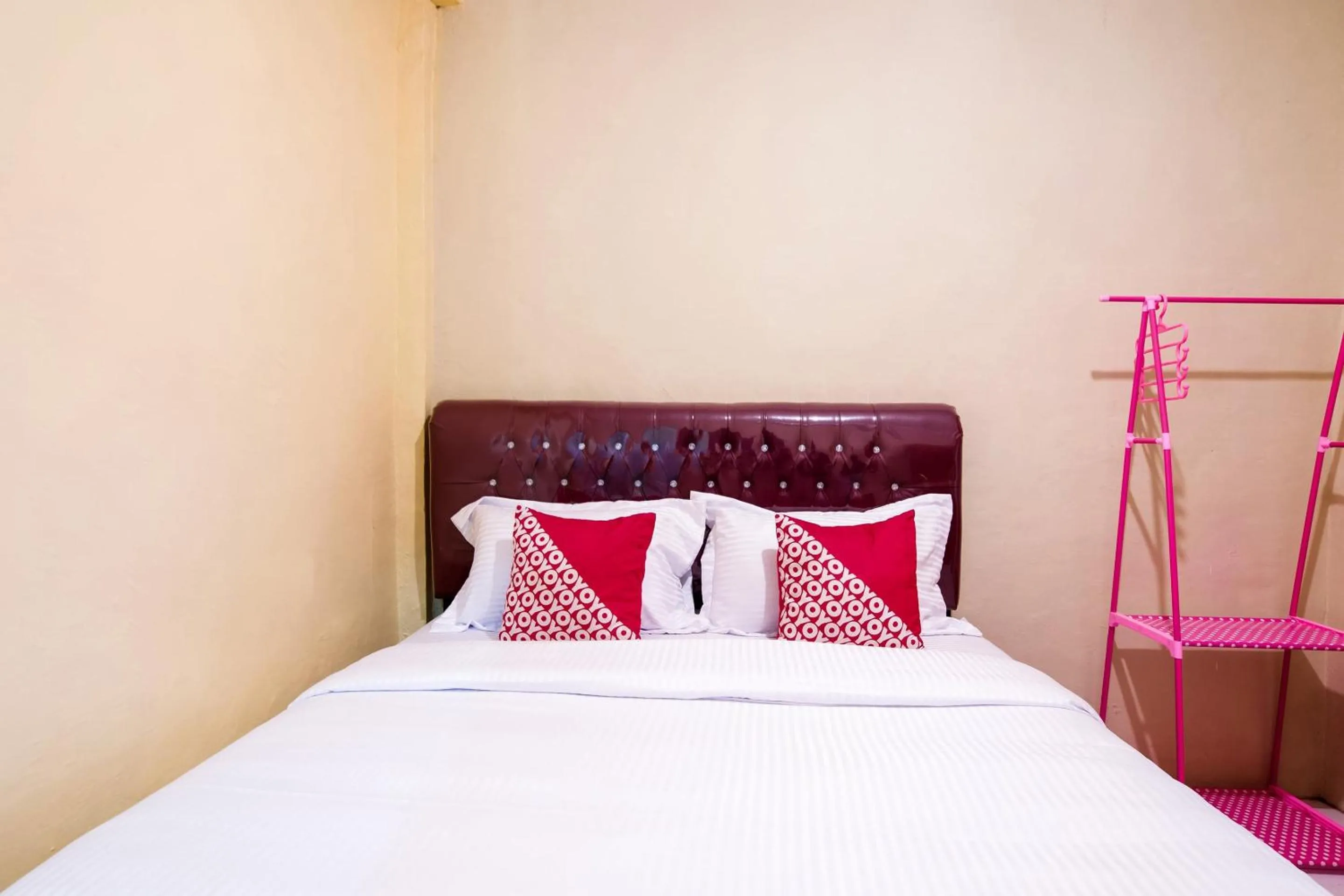 Bedroom in Hotel O Lansano Residence Syariah