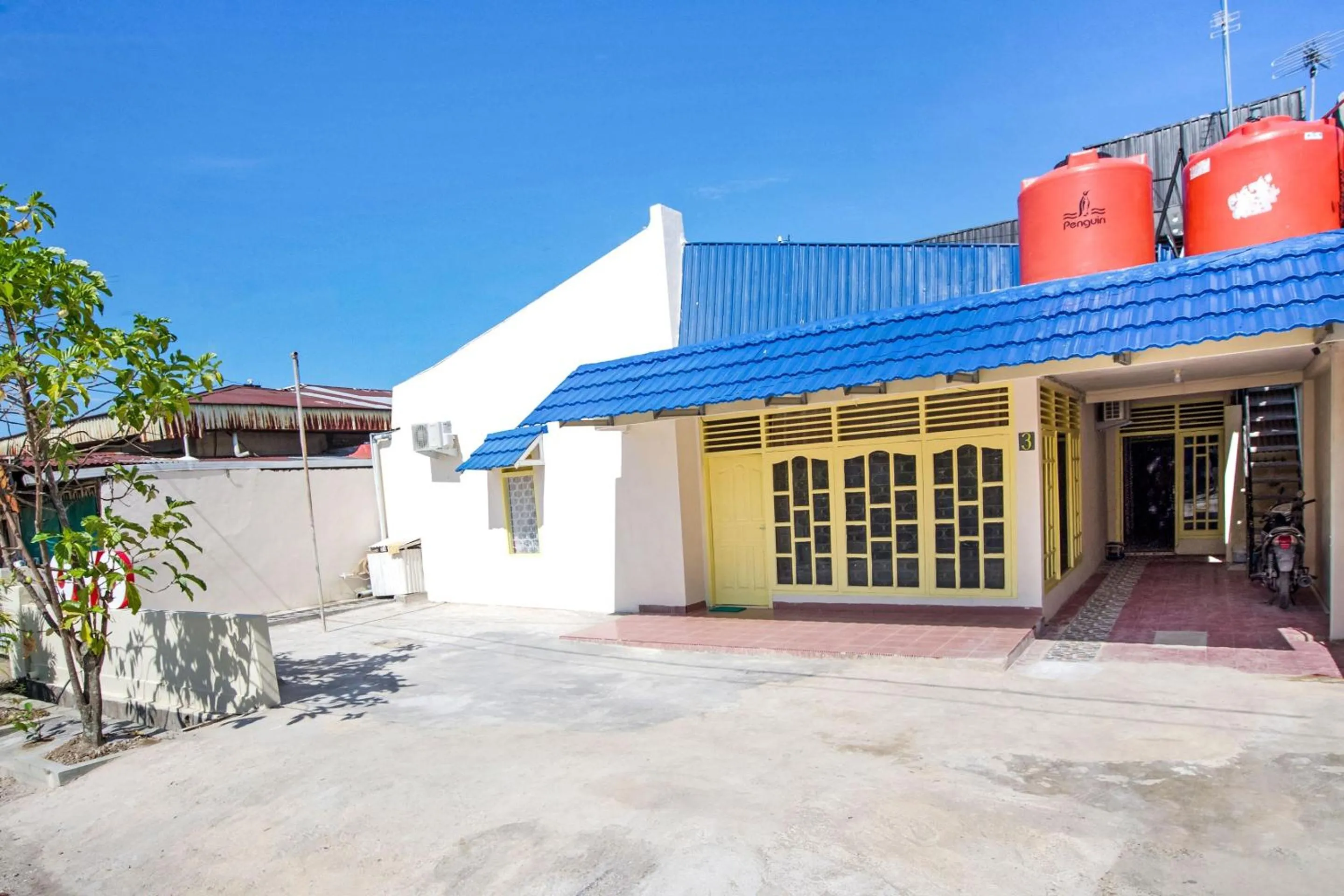 Facade/entrance in Hotel O Lansano Residence Syariah