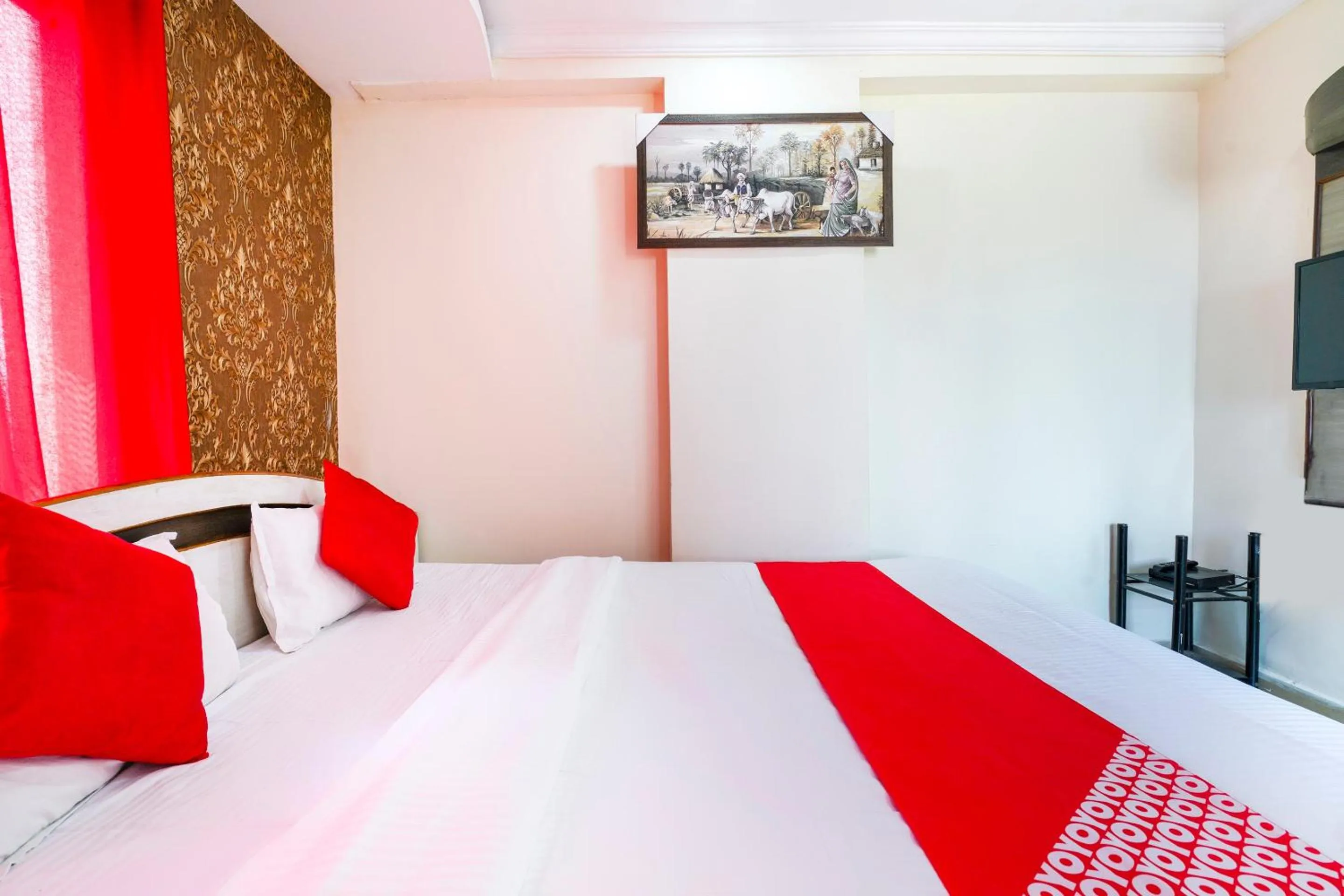Bedroom, Bed in SPOT ON Hotel Hyderabad Continental