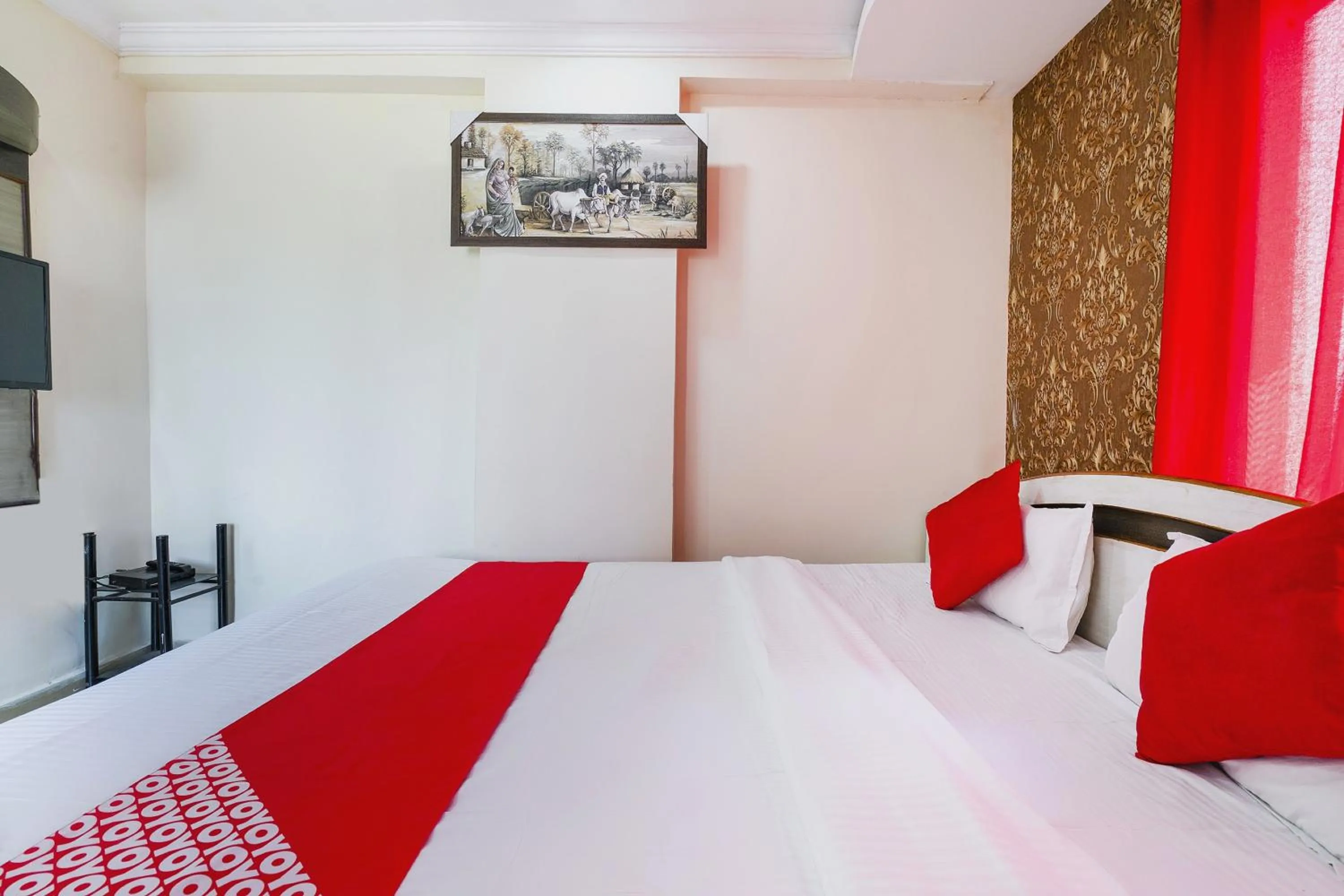 Facade/entrance, Bed in SPOT ON Hotel Hyderabad Continental