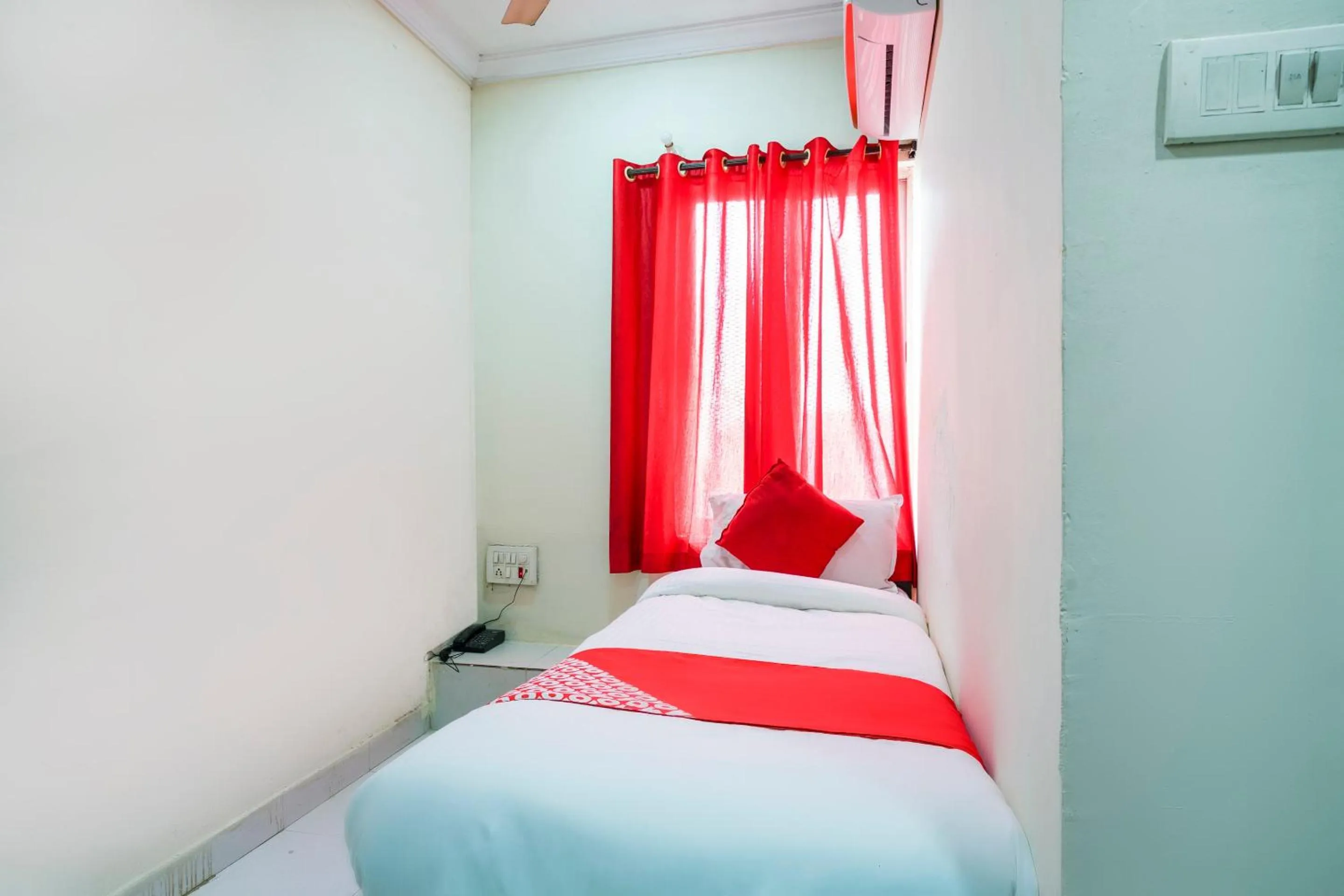 Bedroom, Bed in SPOT ON Hotel Hyderabad Continental