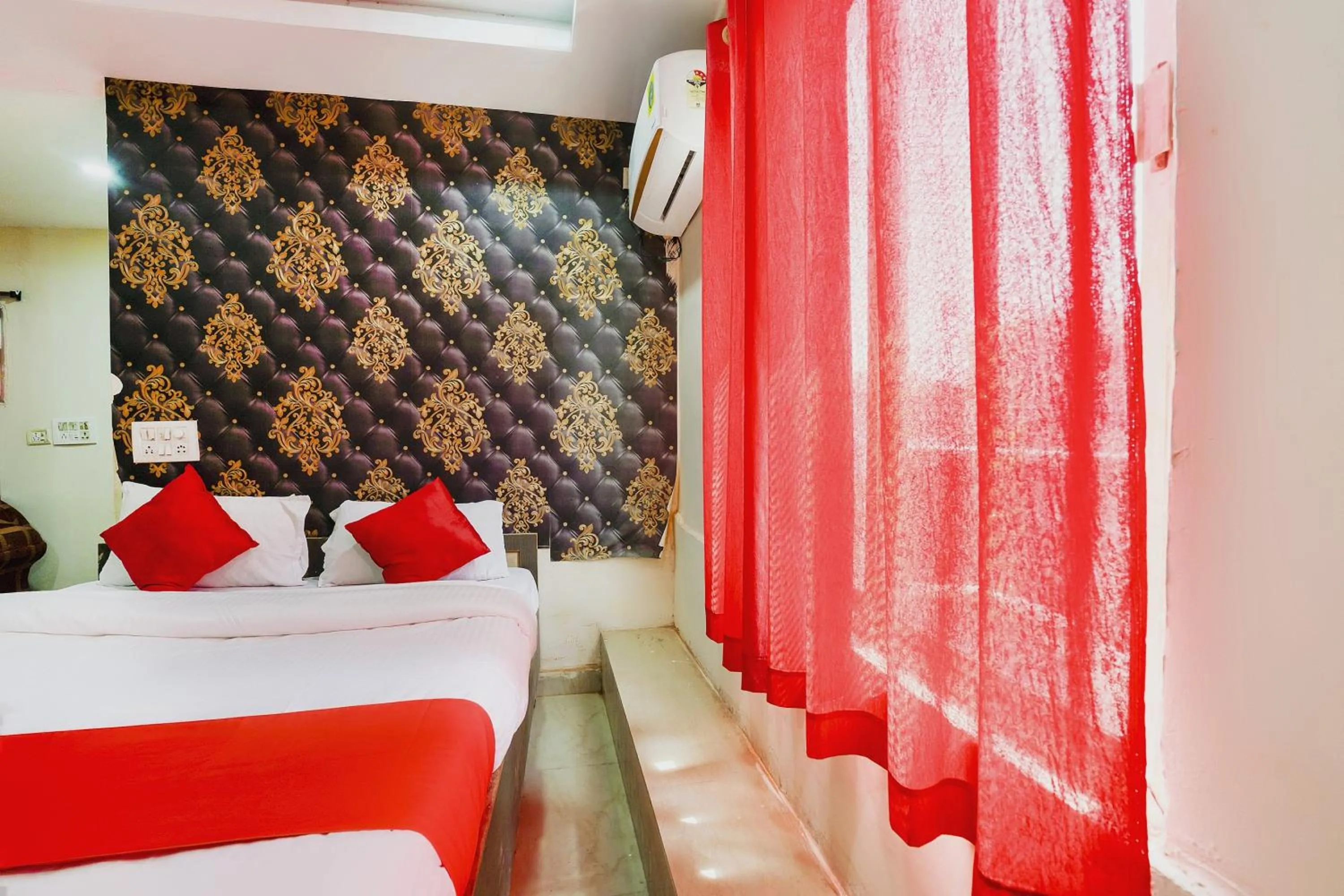 Bedroom, Bed in SPOT ON Hotel Hyderabad Continental
