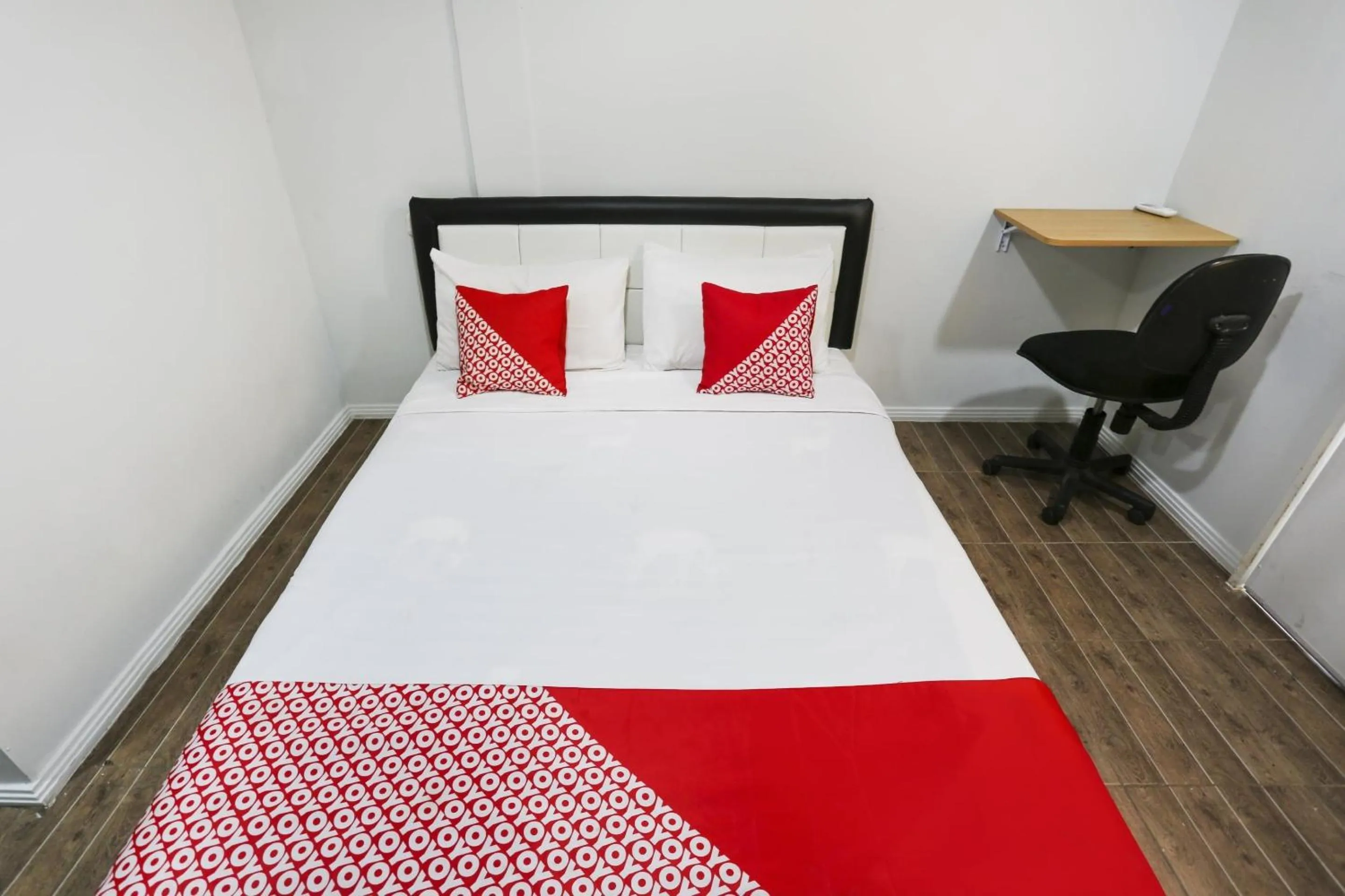 Bedroom, Bed in Capital O 3300 Nadjara Residence Syariah