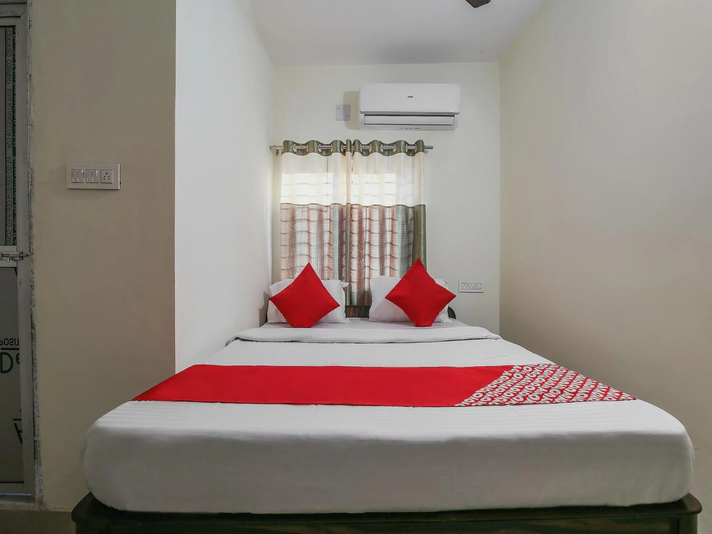 Bedroom, Bed in Super Hotel O Lokenath