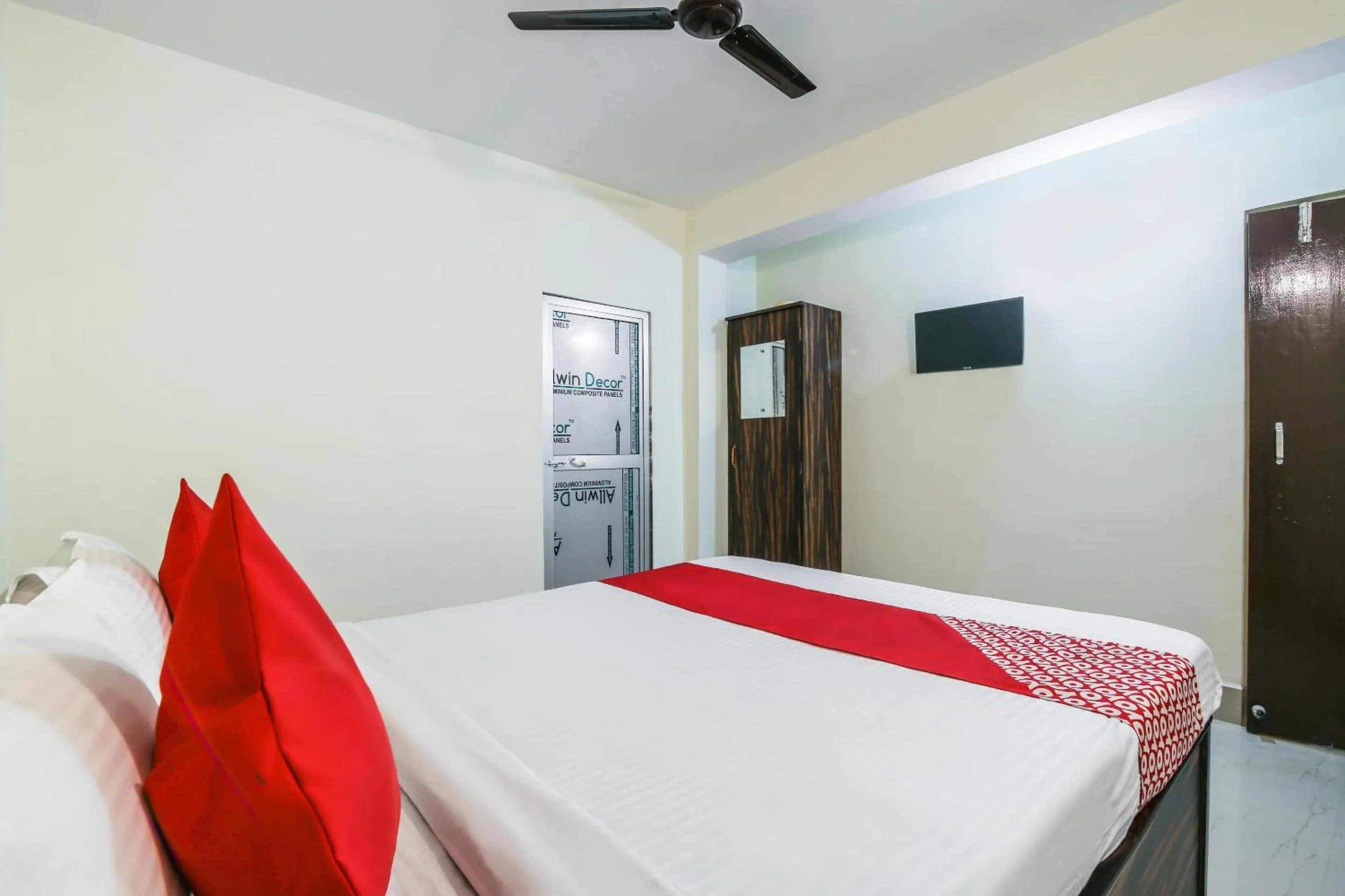 Bedroom, Bed in Super Hotel O Lokenath