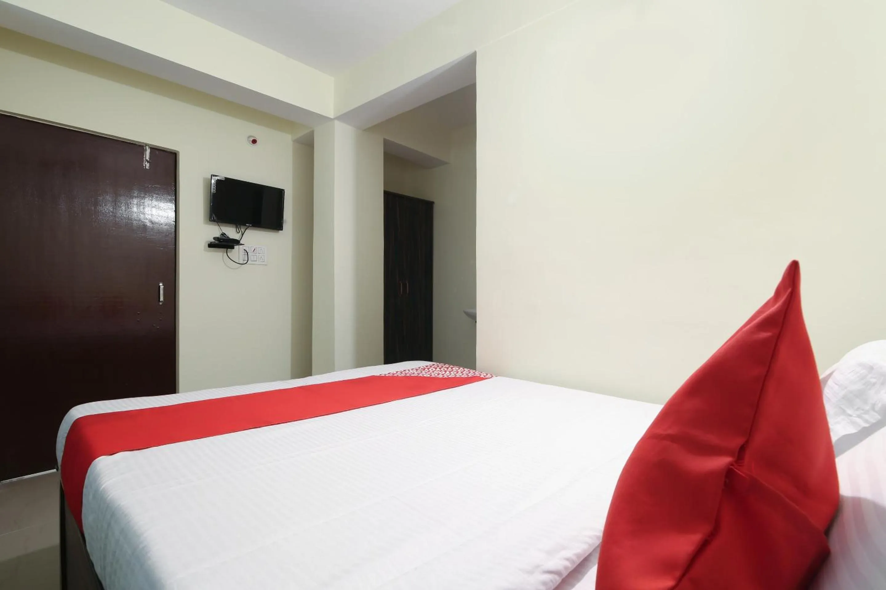 Bedroom, Bed in Super Hotel O Lokenath