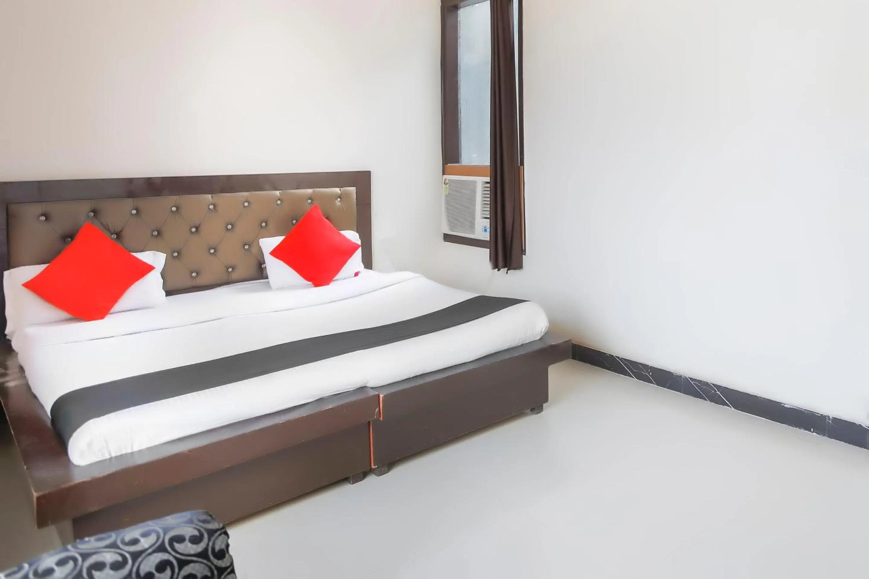 Bedroom in Hotel O GRANDEUR HOTEL