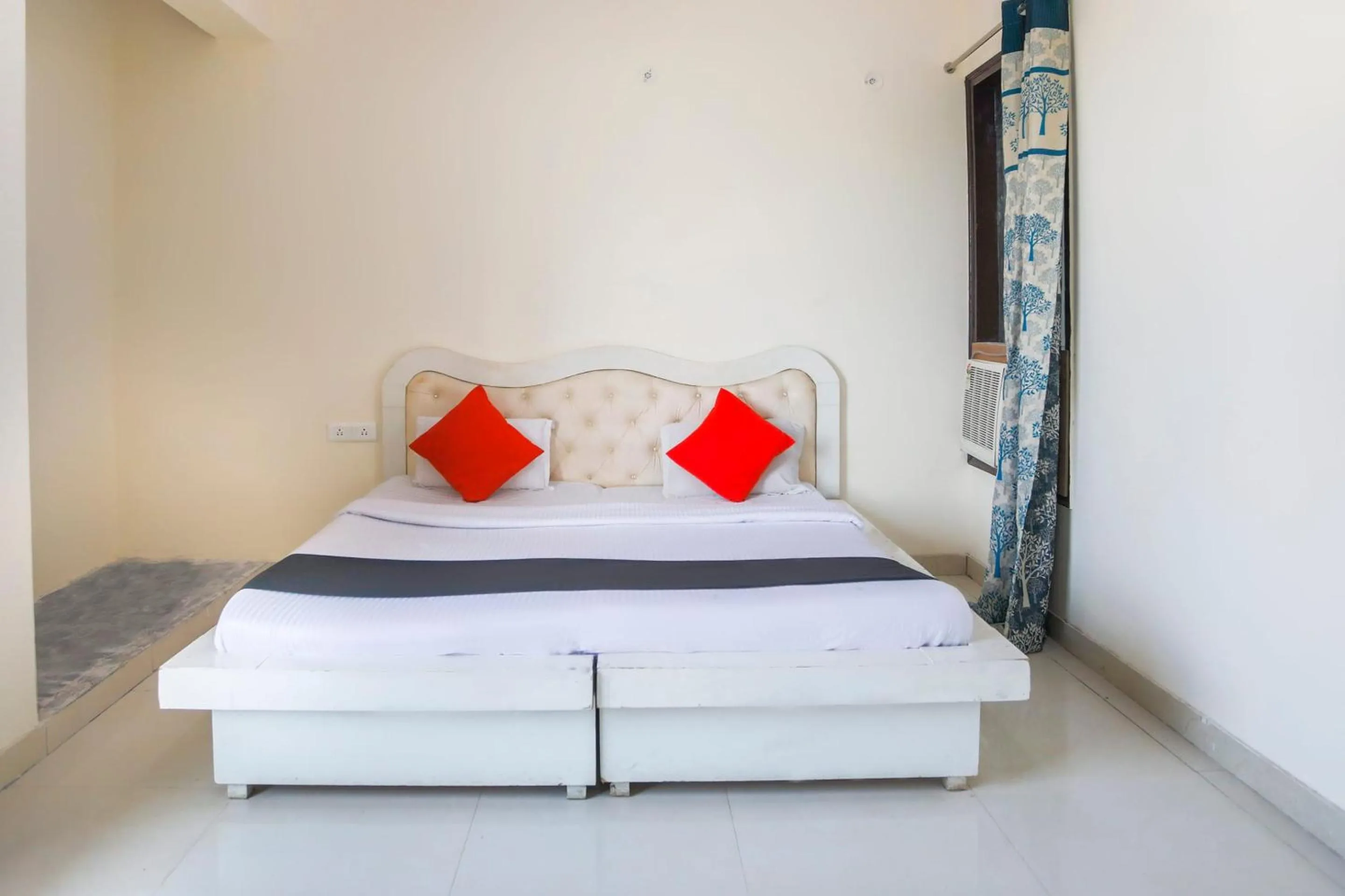 Bedroom in Hotel O GRANDEUR HOTEL