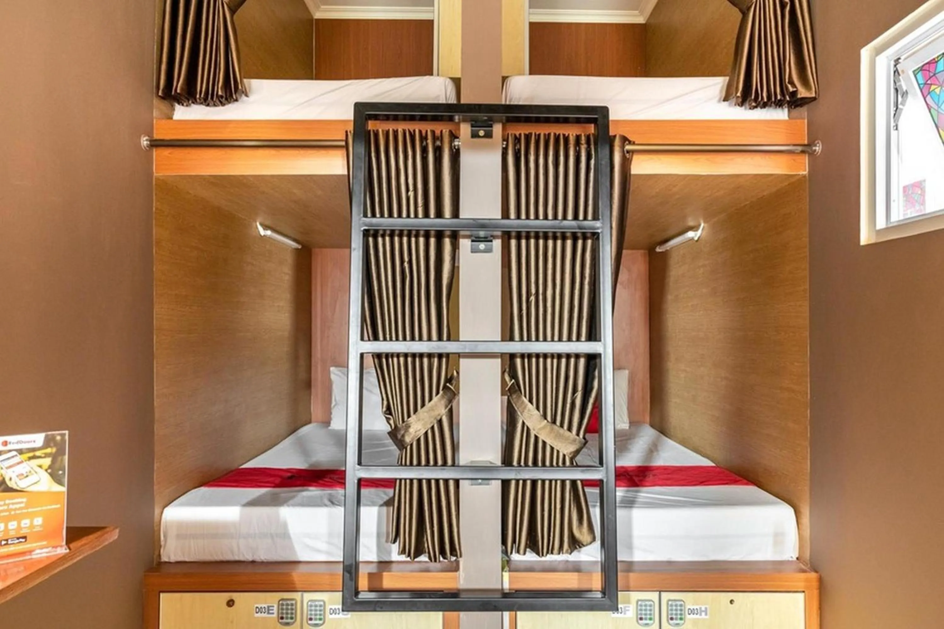 Bed in RedDoorz Hostel near LTC Glodok