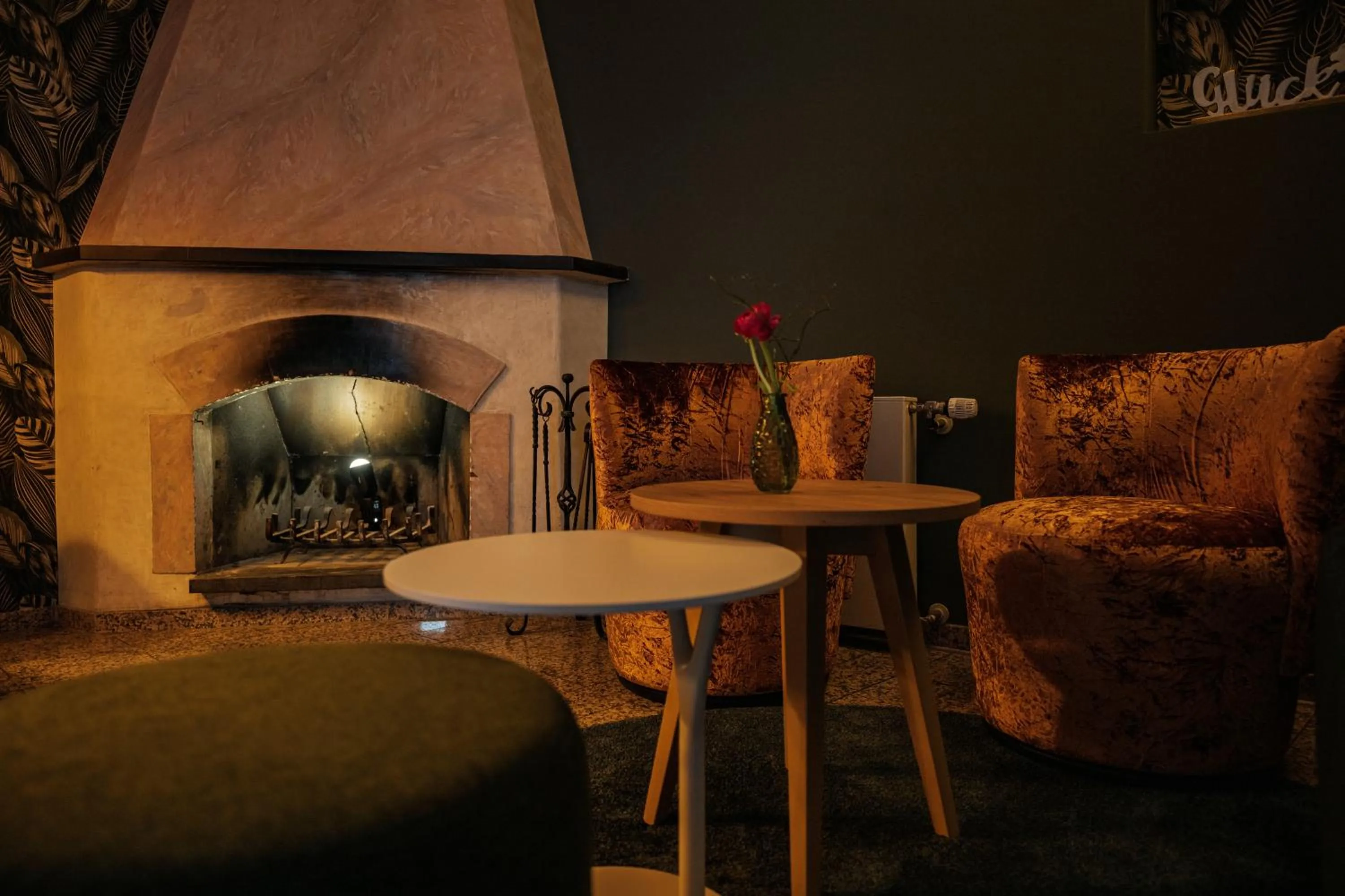 Restaurant/places to eat in Hotel Azenberg