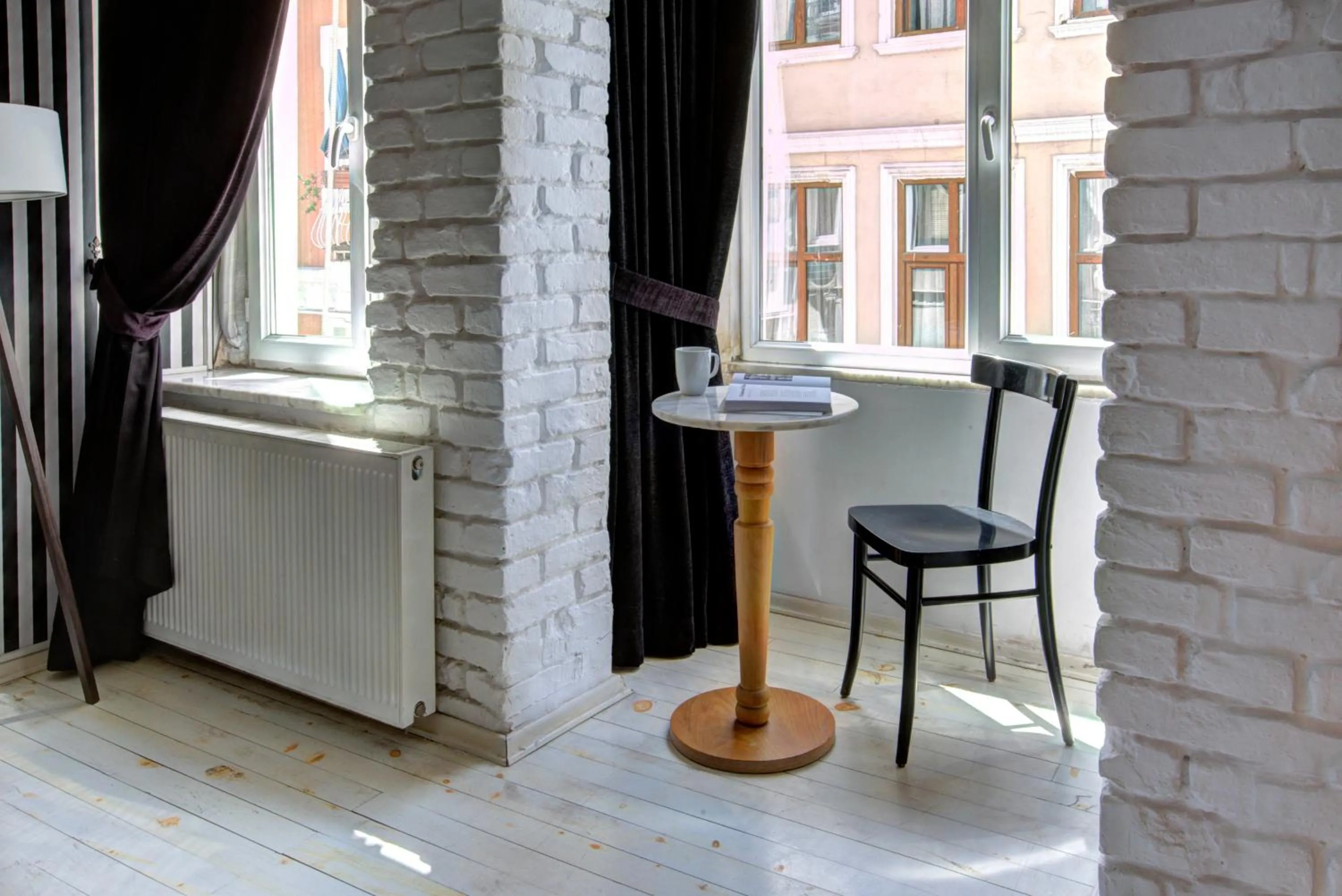 Seating area in Maravilloso Hotel Galata