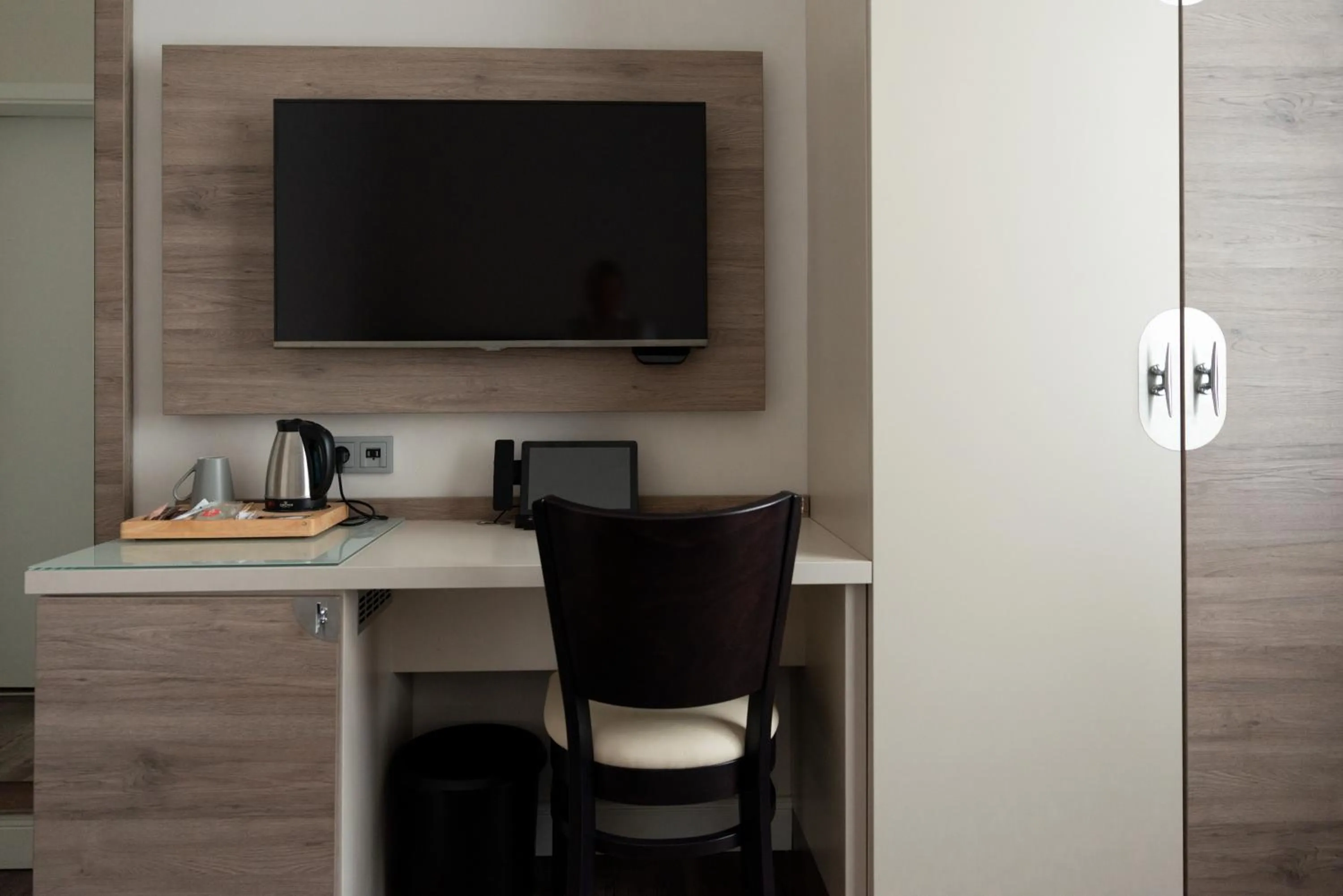 Coffee/tea facilities in Best Western Plus Theodor Storm Hotel