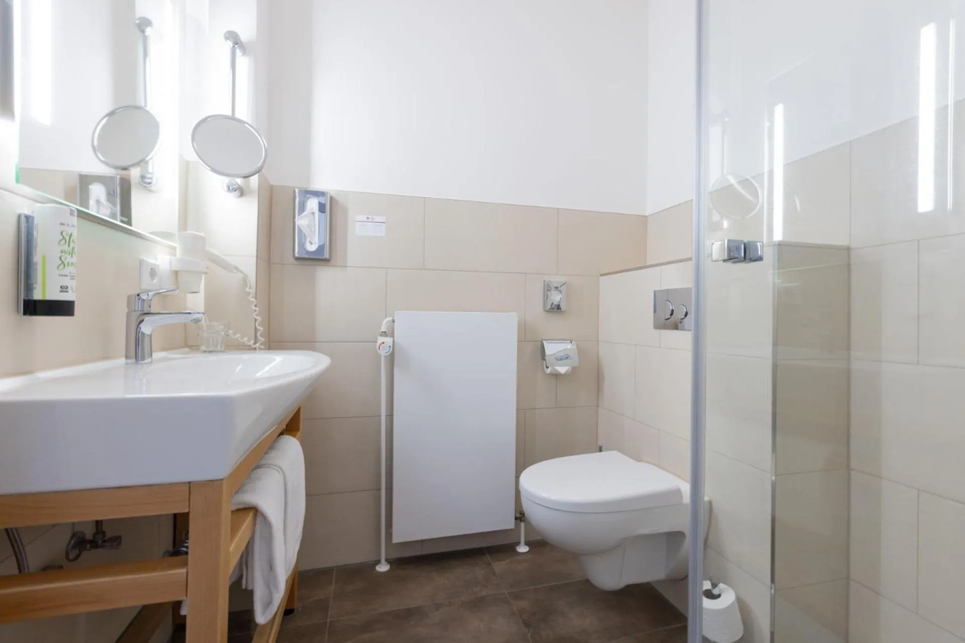 Shower in Best Western Plus Theodor Storm Hotel