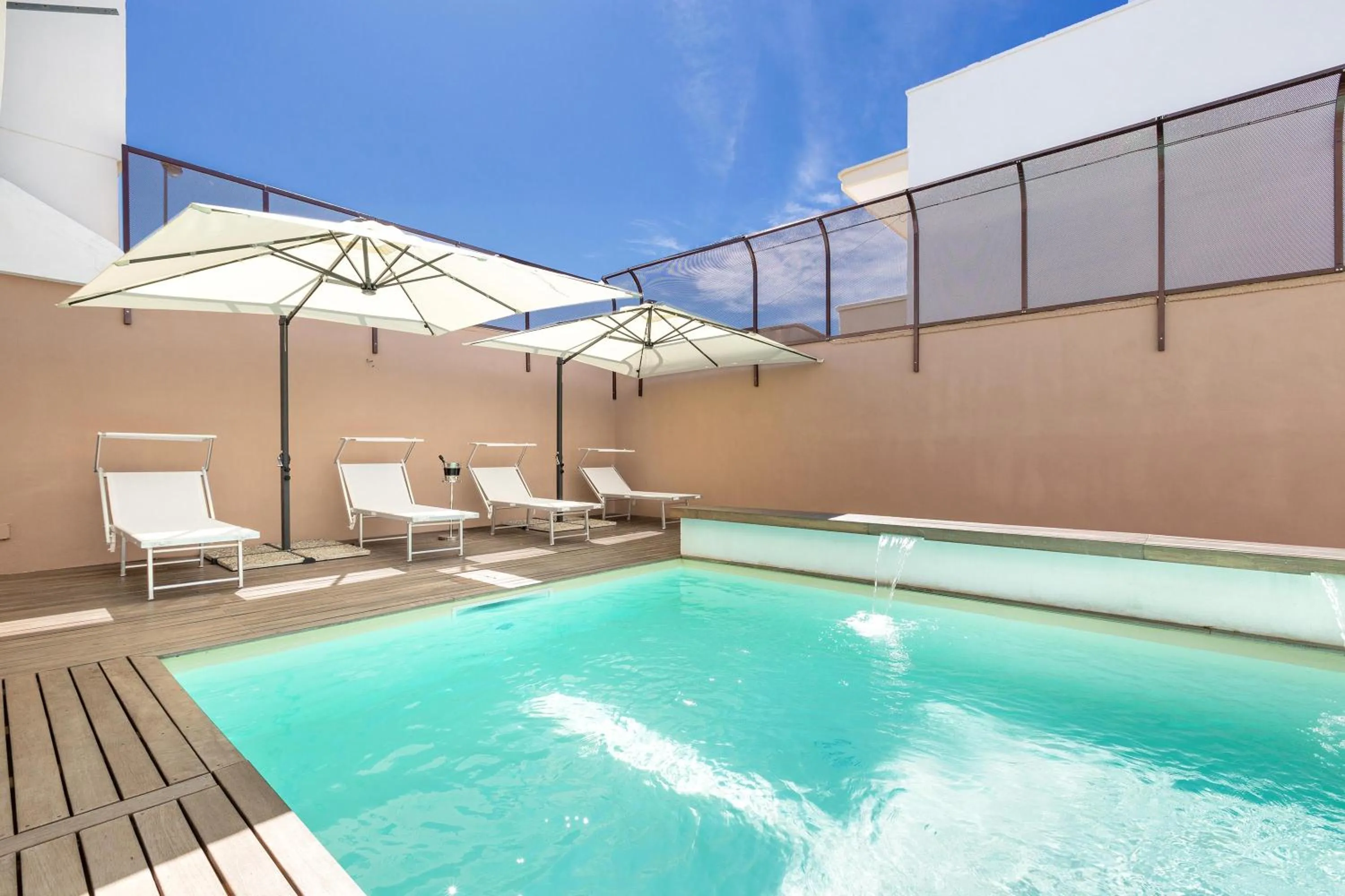 Swimming pool in Joy Home B&B