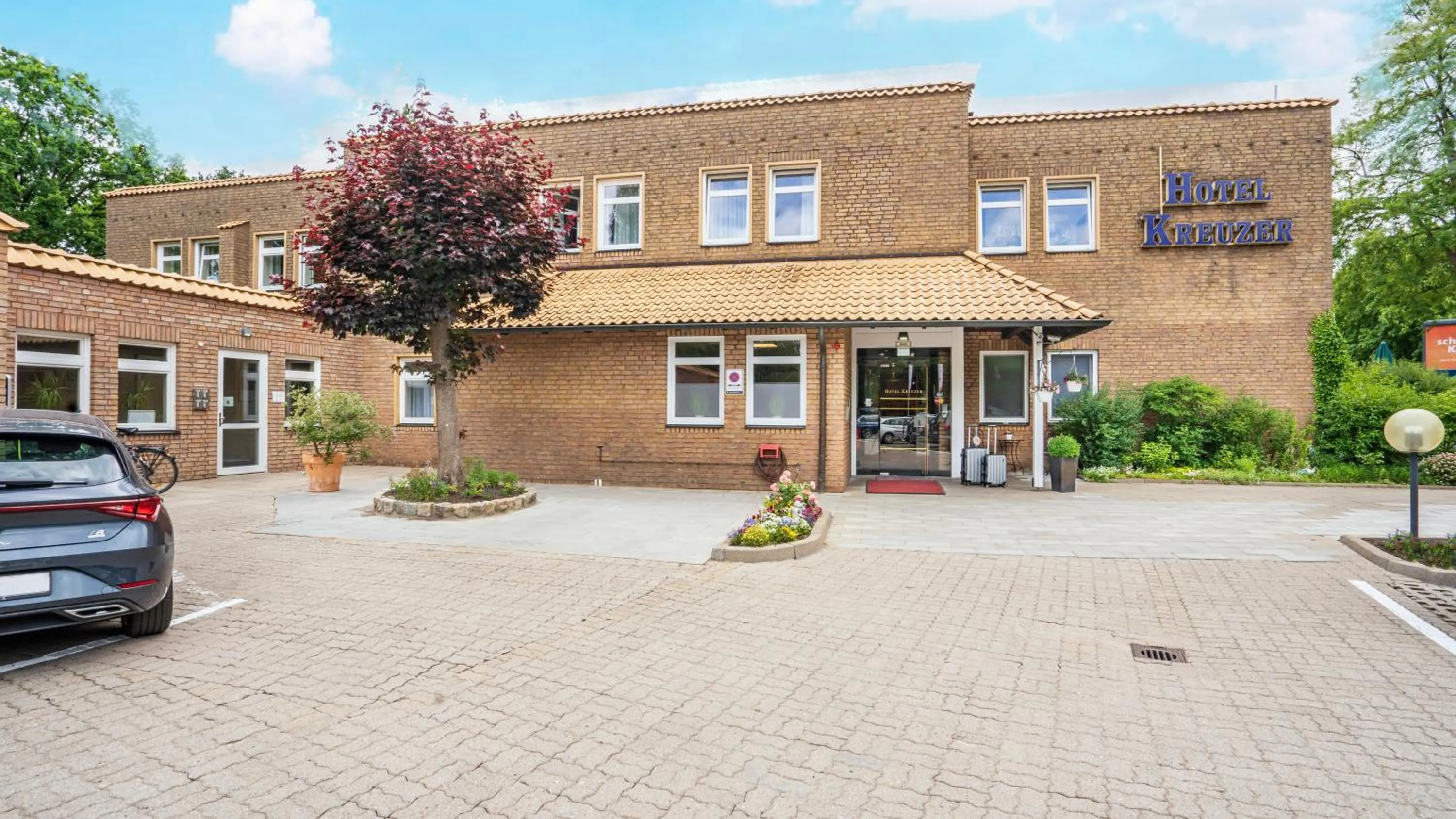 Property building in Hotel Kreuzer