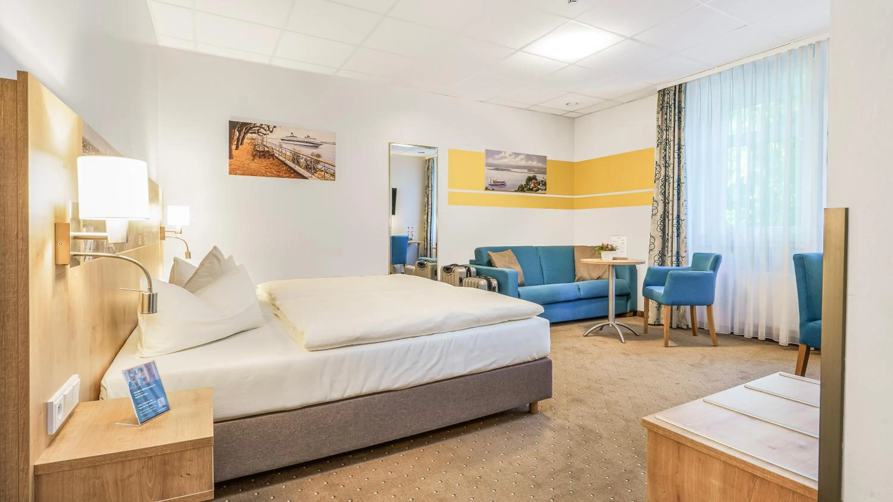 Photo of the whole room, Bed in Hotel Kreuzer