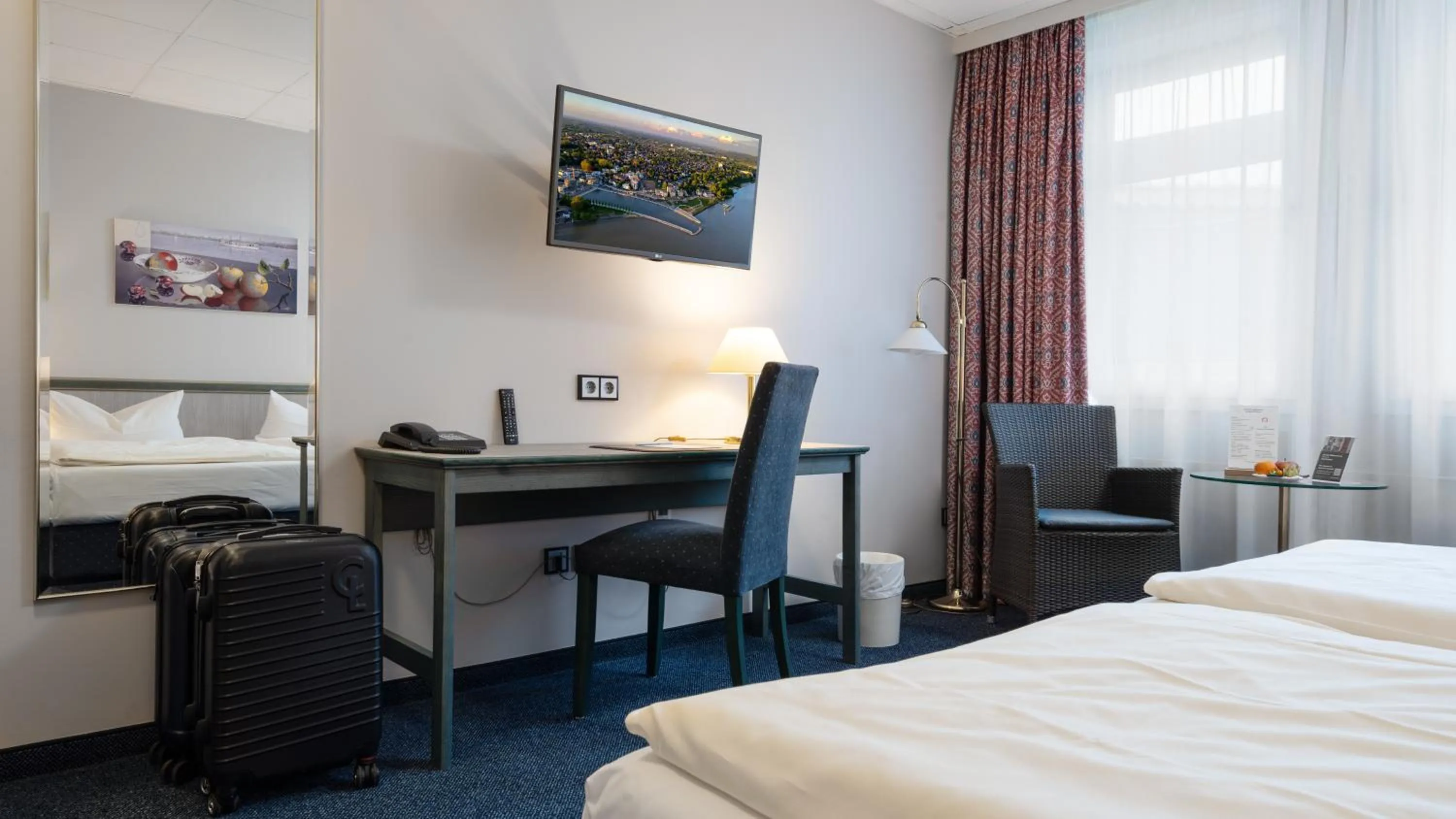 Photo of the whole room, Bed in Hotel Kreuzer