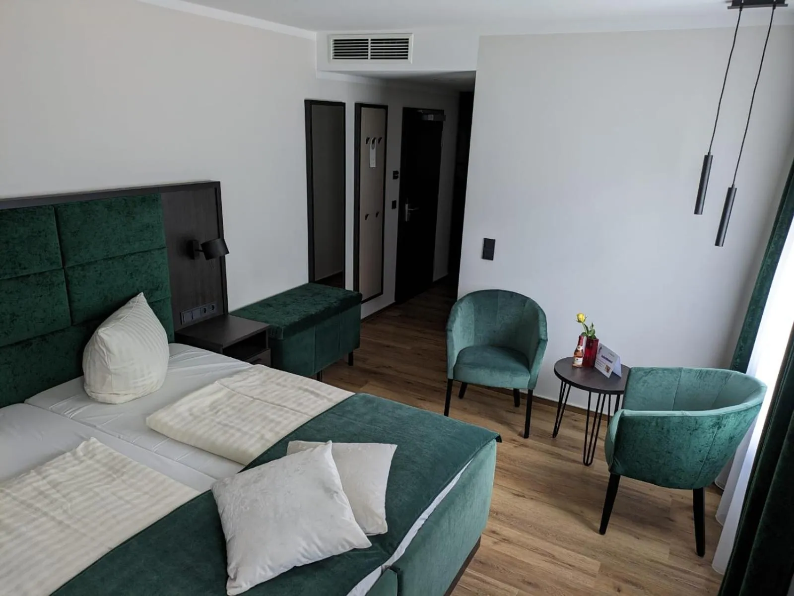 Photo of the whole room, Bed in Seehotel Ecktannen