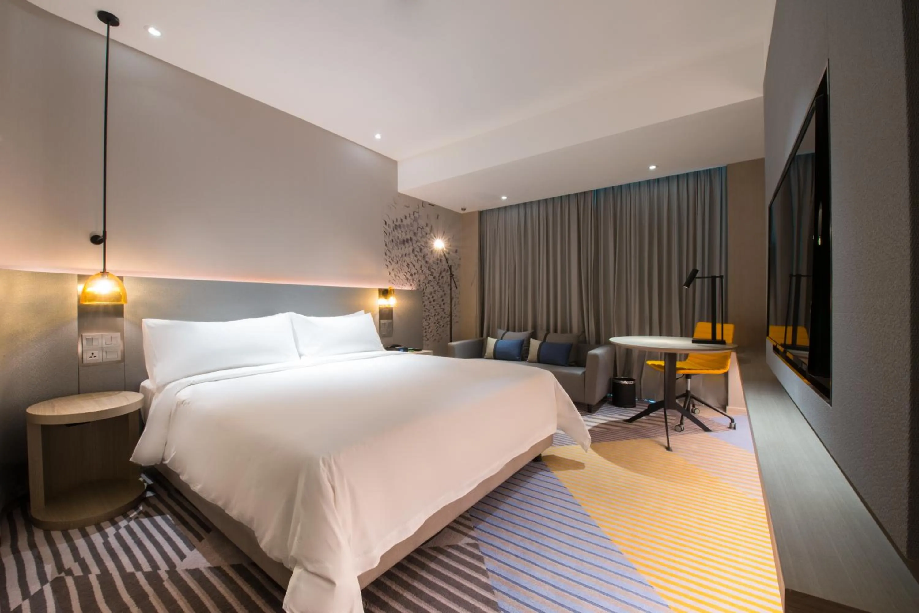 Bedroom, Bed in Holiday Inn Johor Bahru City Centre by IHG