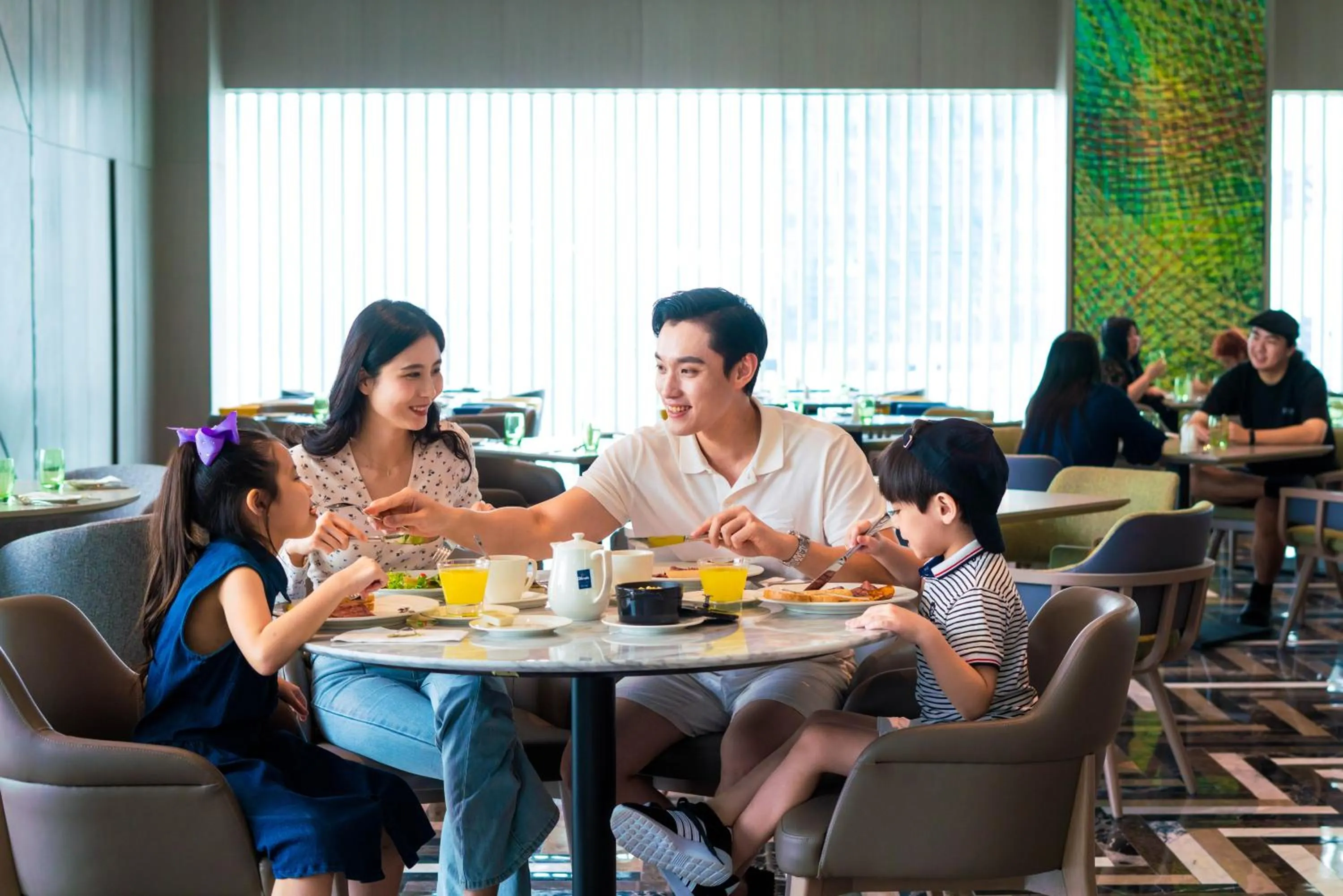 Restaurant/places to eat in Holiday Inn Johor Bahru City Centre by IHG