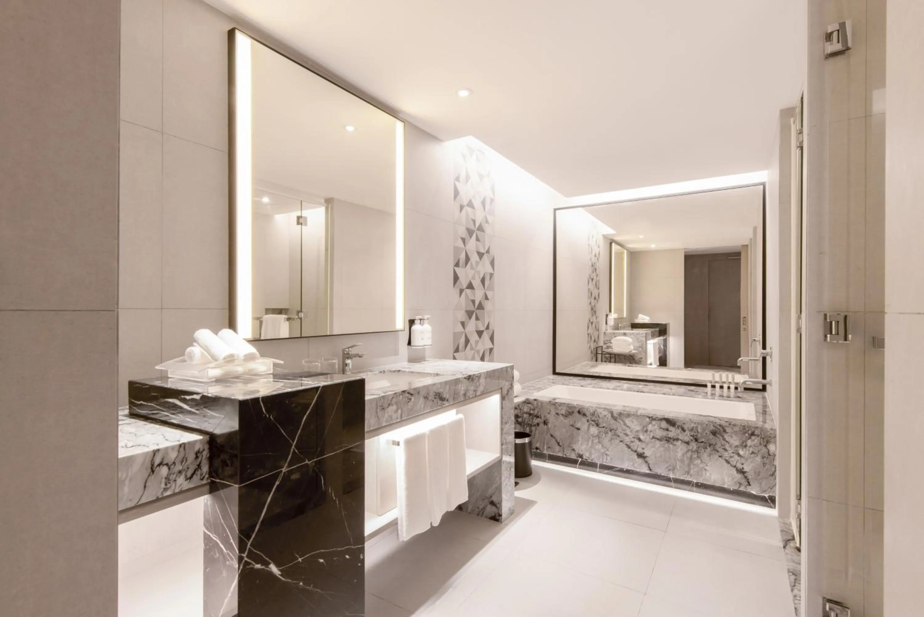 Bedroom in Holiday Inn Johor Bahru City Centre by IHG