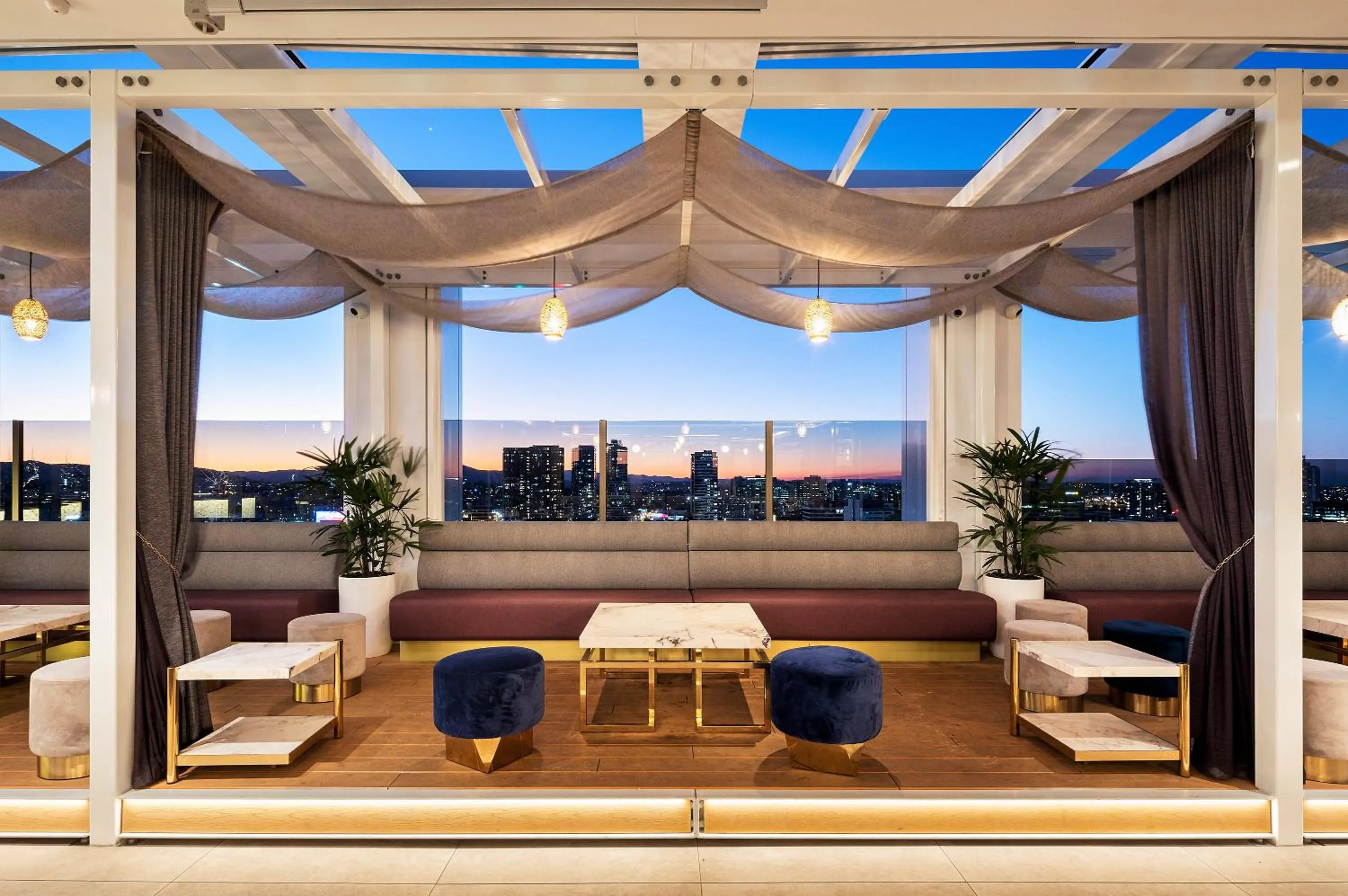 Restaurant/places to eat in Hotel X Brisbane Fortitude Vly, Vignette Collection by IHG