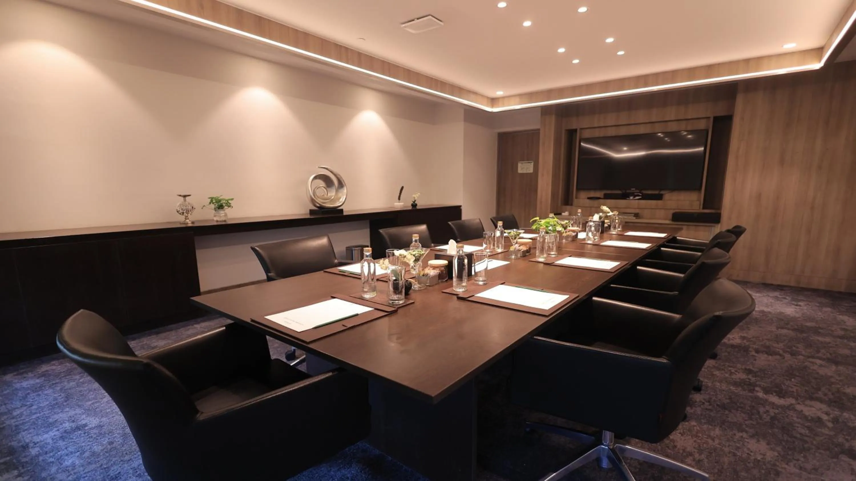Meeting/conference room in Holiday Inn Gurugram Sector 90 by IHG
