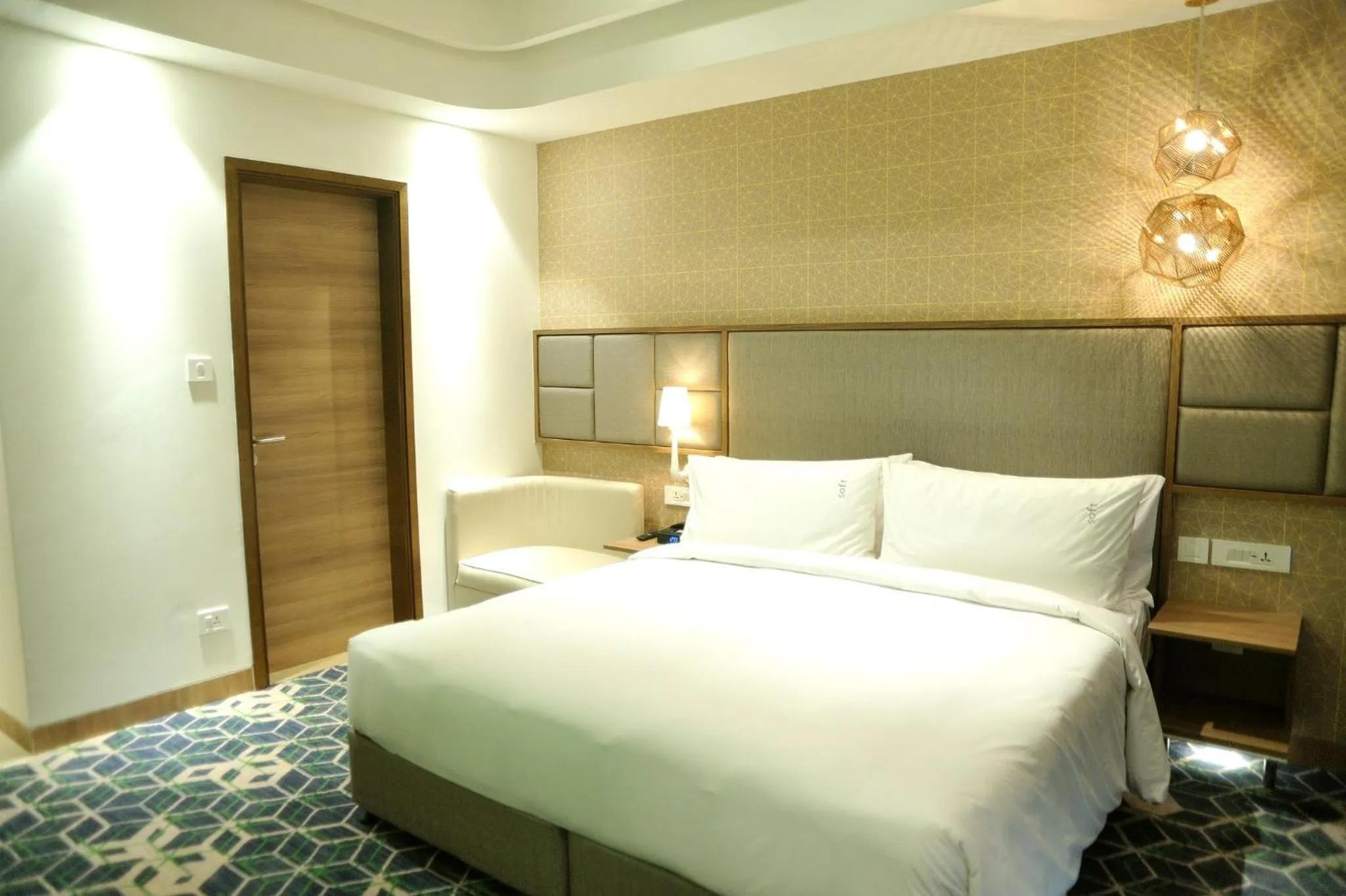 Photo of the whole room, Bed in Holiday Inn Gurugram Sector 90 by IHG